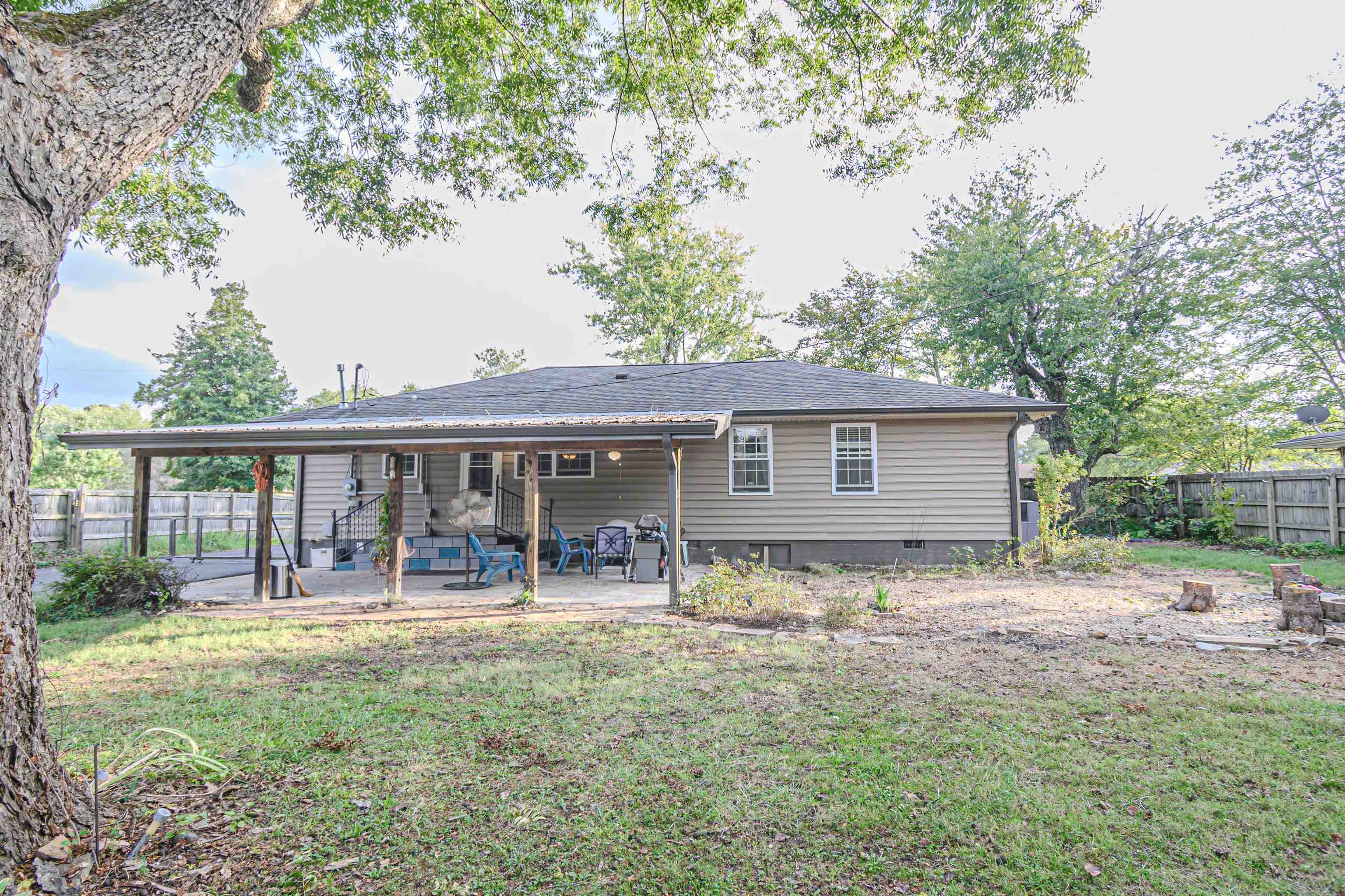 332 Eastview Dr, Madisonville, Kentucky 42431, 3 Bedrooms Bedrooms, ,1 BathroomBathrooms,Single Family Residence,For Sale,Eastview Dr,90759