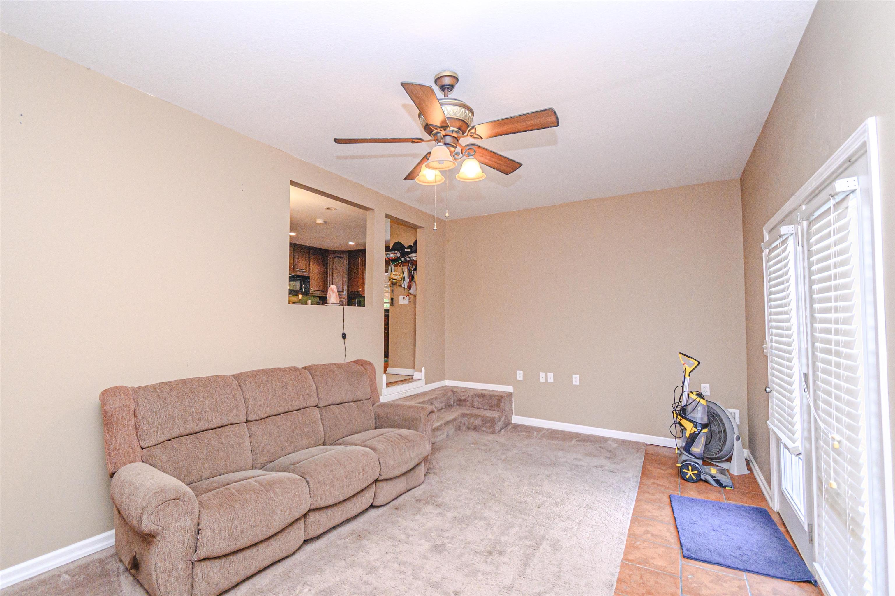 332 Eastview Dr, Madisonville, Kentucky 42431, 3 Bedrooms Bedrooms, ,1 BathroomBathrooms,Single Family Residence,For Sale,Eastview Dr,90759
