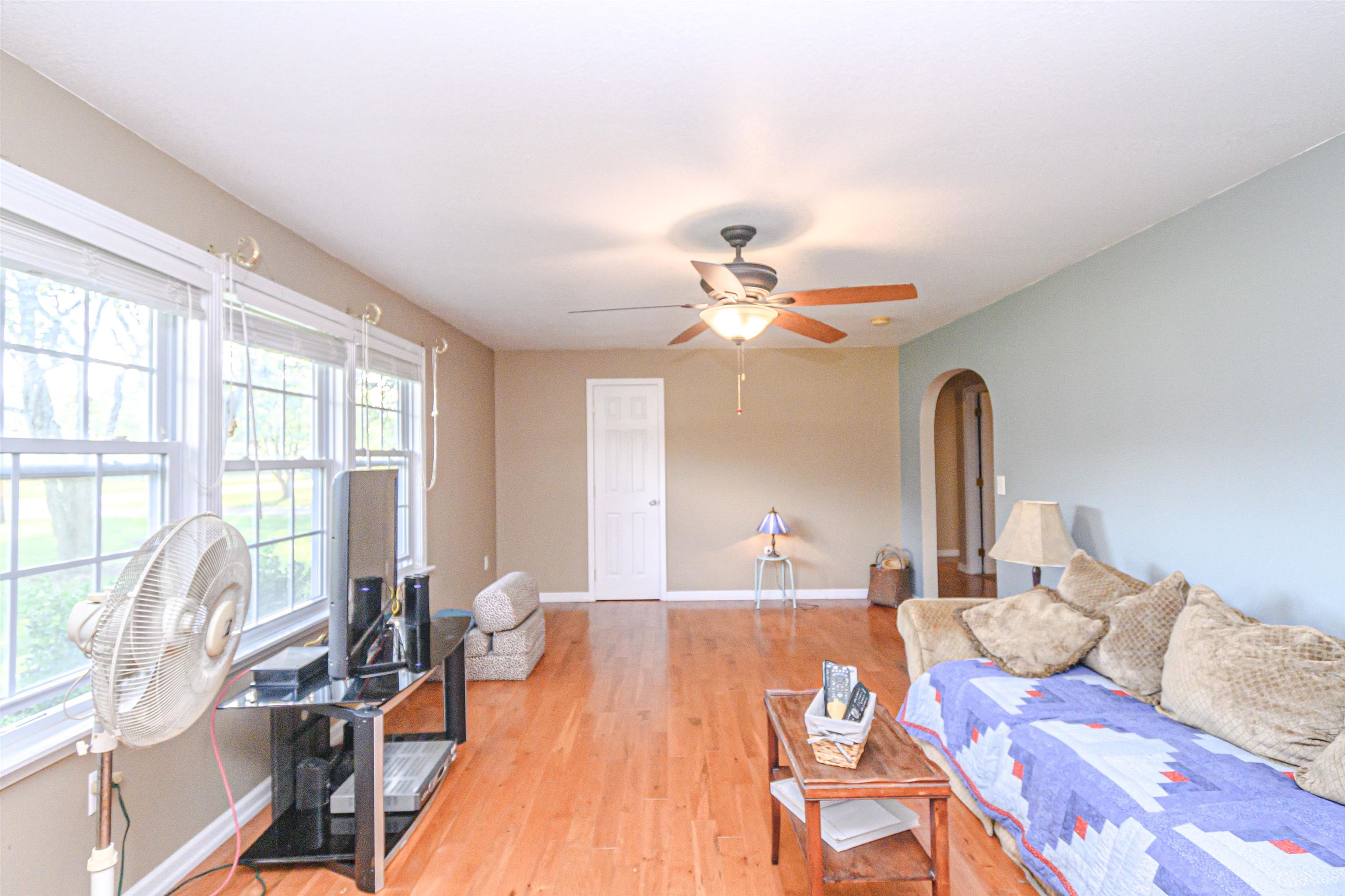 332 Eastview Dr, Madisonville, Kentucky 42431, 3 Bedrooms Bedrooms, ,1 BathroomBathrooms,Single Family Residence,For Sale,Eastview Dr,90759