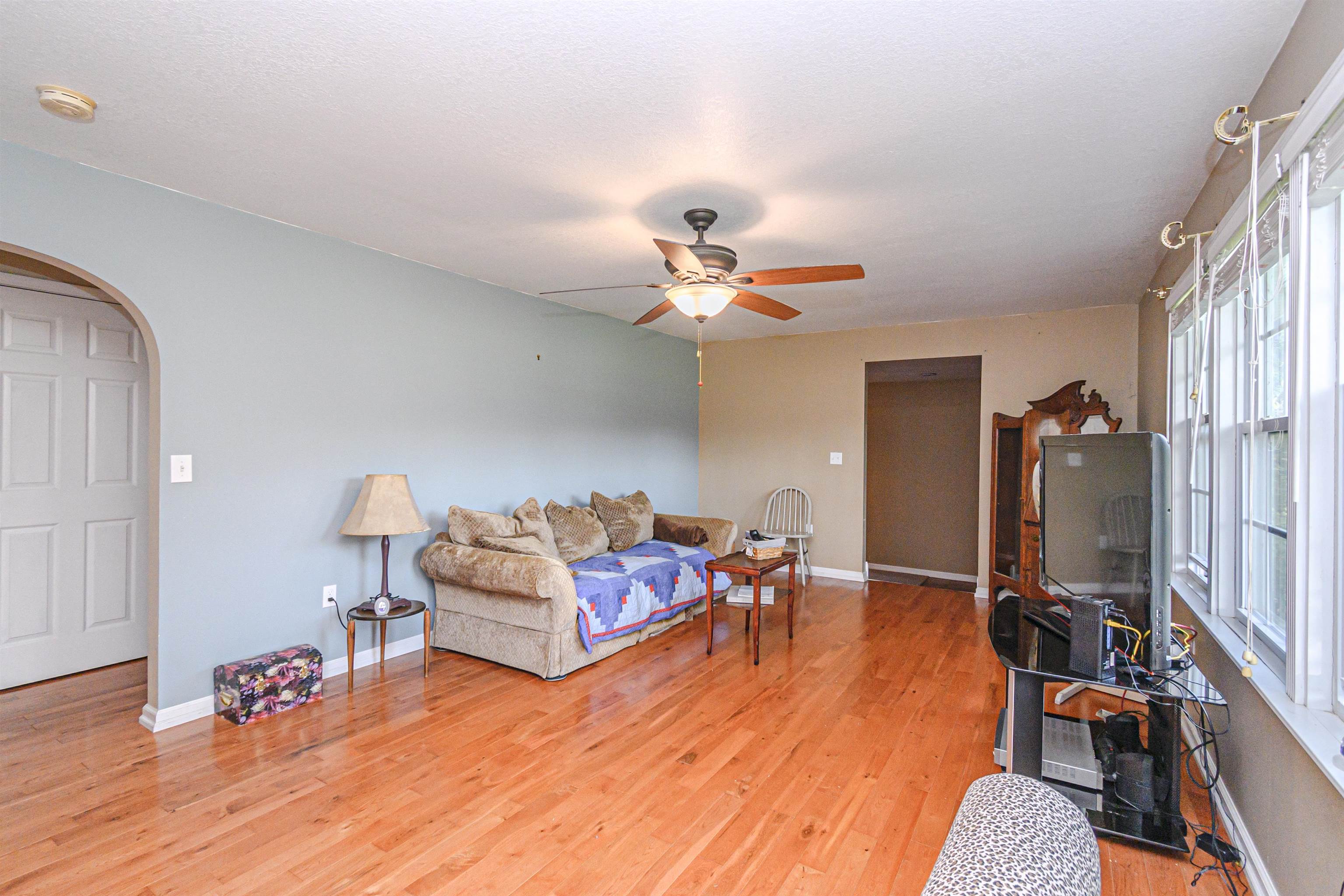 332 Eastview Dr, Madisonville, Kentucky 42431, 3 Bedrooms Bedrooms, ,1 BathroomBathrooms,Single Family Residence,For Sale,Eastview Dr,90759