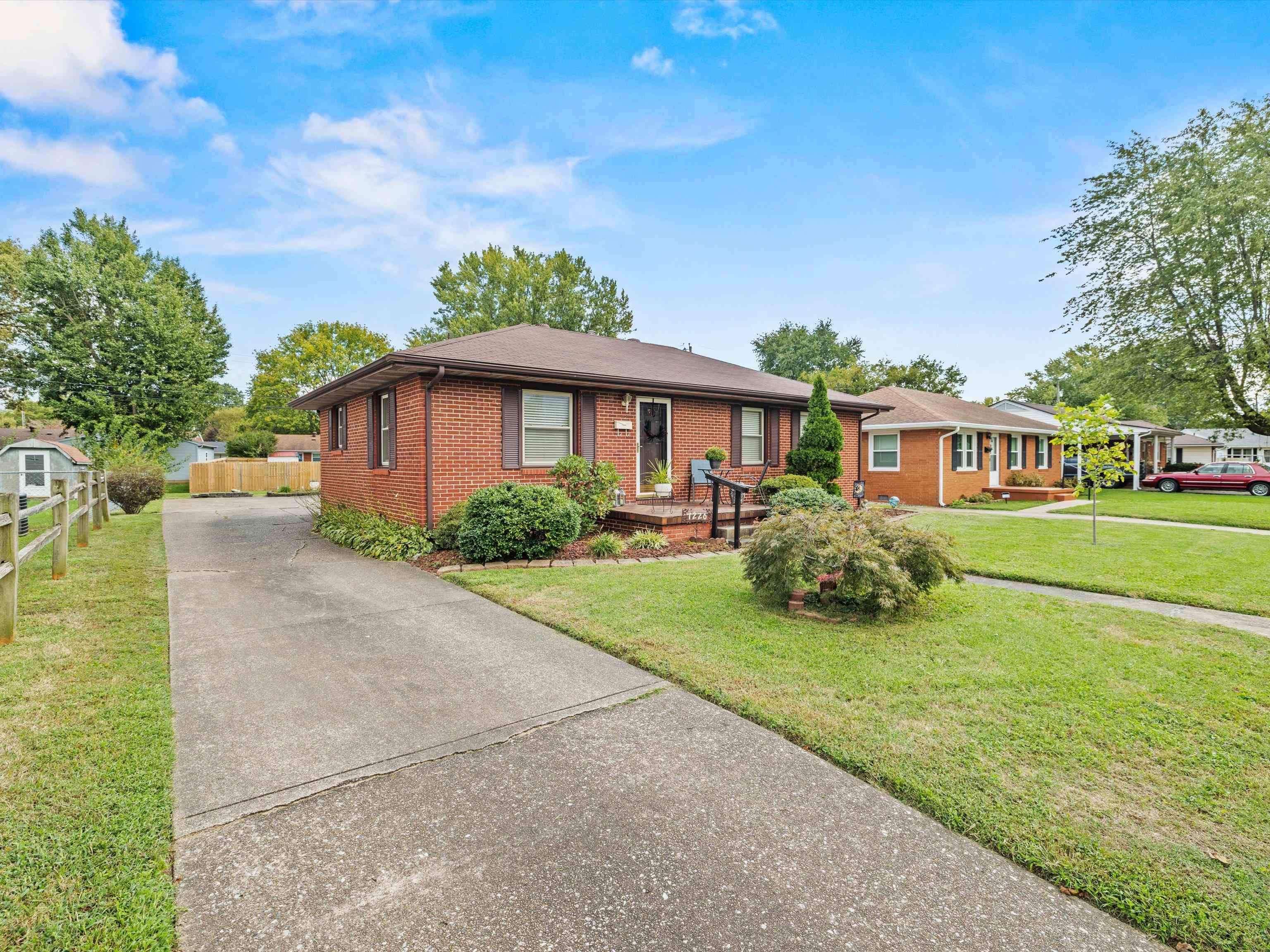 1226 Rose Hill Drive, Owensboro, Kentucky 42303, 3 Bedrooms Bedrooms, ,1 BathroomBathrooms,Single Family Residence,For Sale,Rose Hill Drive,90767