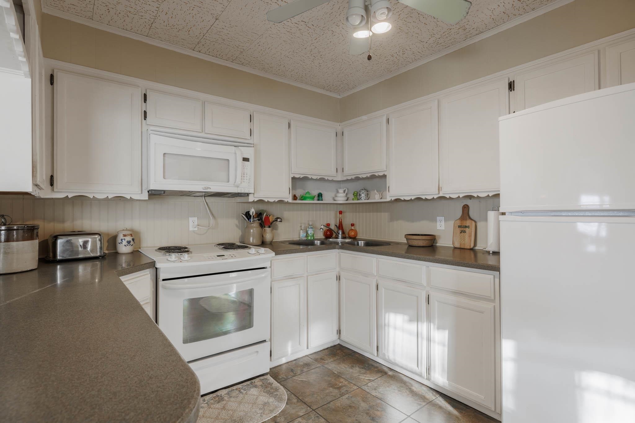 230 Overlook Dr., Hawesville, Kentucky 42348, 4 Bedrooms Bedrooms, ,2 BathroomsBathrooms,Single Family Residence,For Sale,Overlook Dr.,90771