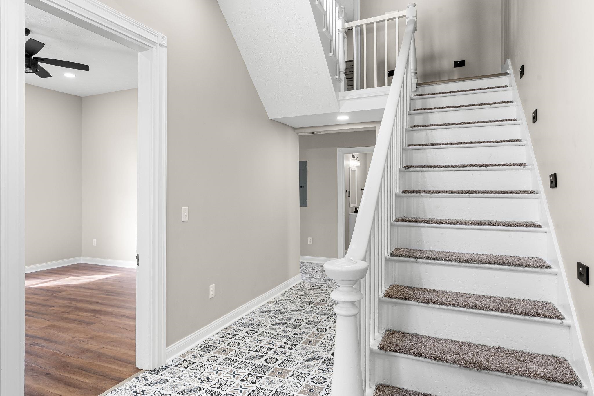 456 Main St, Brandenburg, Kentucky 40108, 6 Bedrooms Bedrooms, ,5 BathroomsBathrooms,Single Family Residence,For Sale,Main St,90774