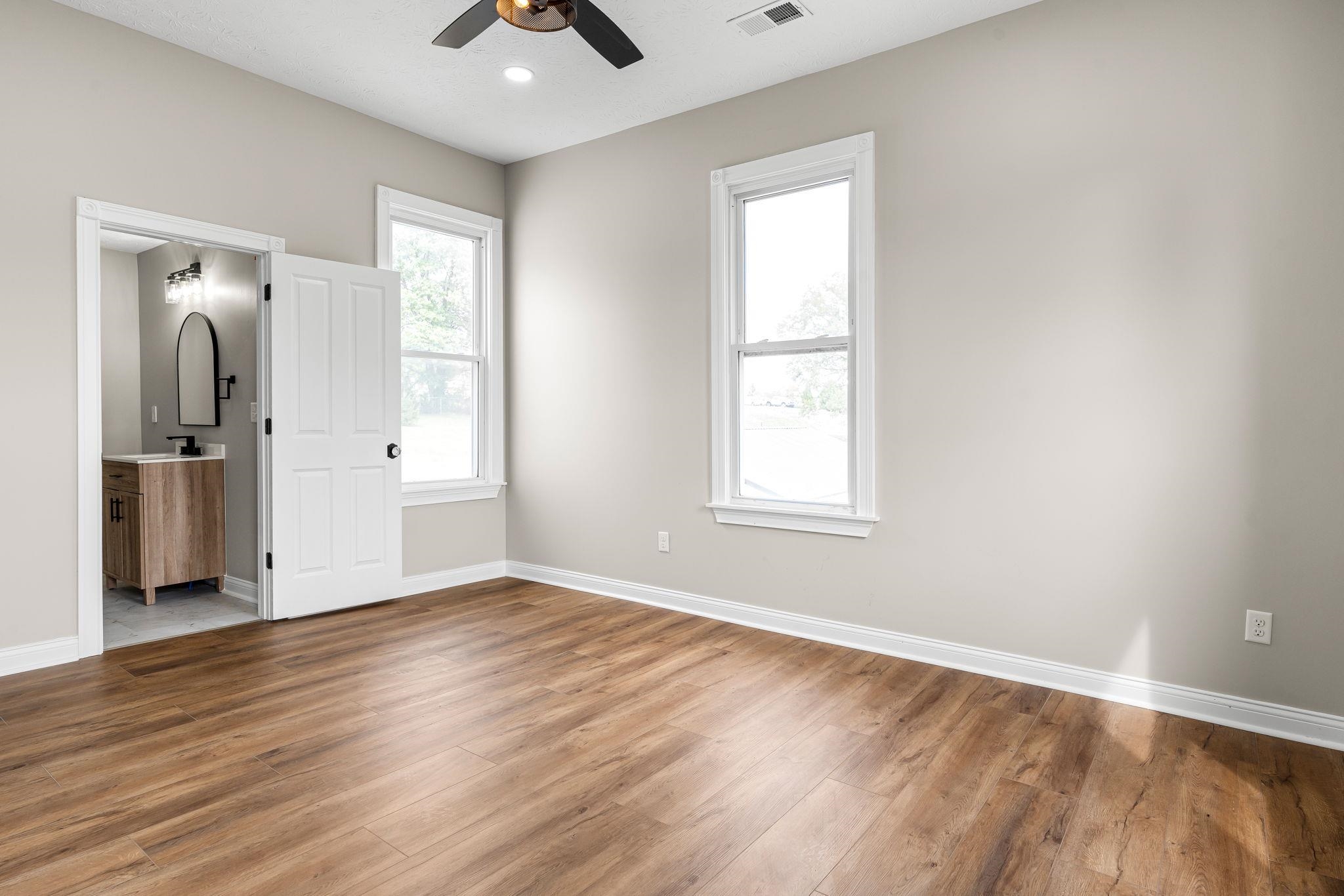 456 Main St, Brandenburg, Kentucky 40108, 6 Bedrooms Bedrooms, ,5 BathroomsBathrooms,Single Family Residence,For Sale,Main St,90774