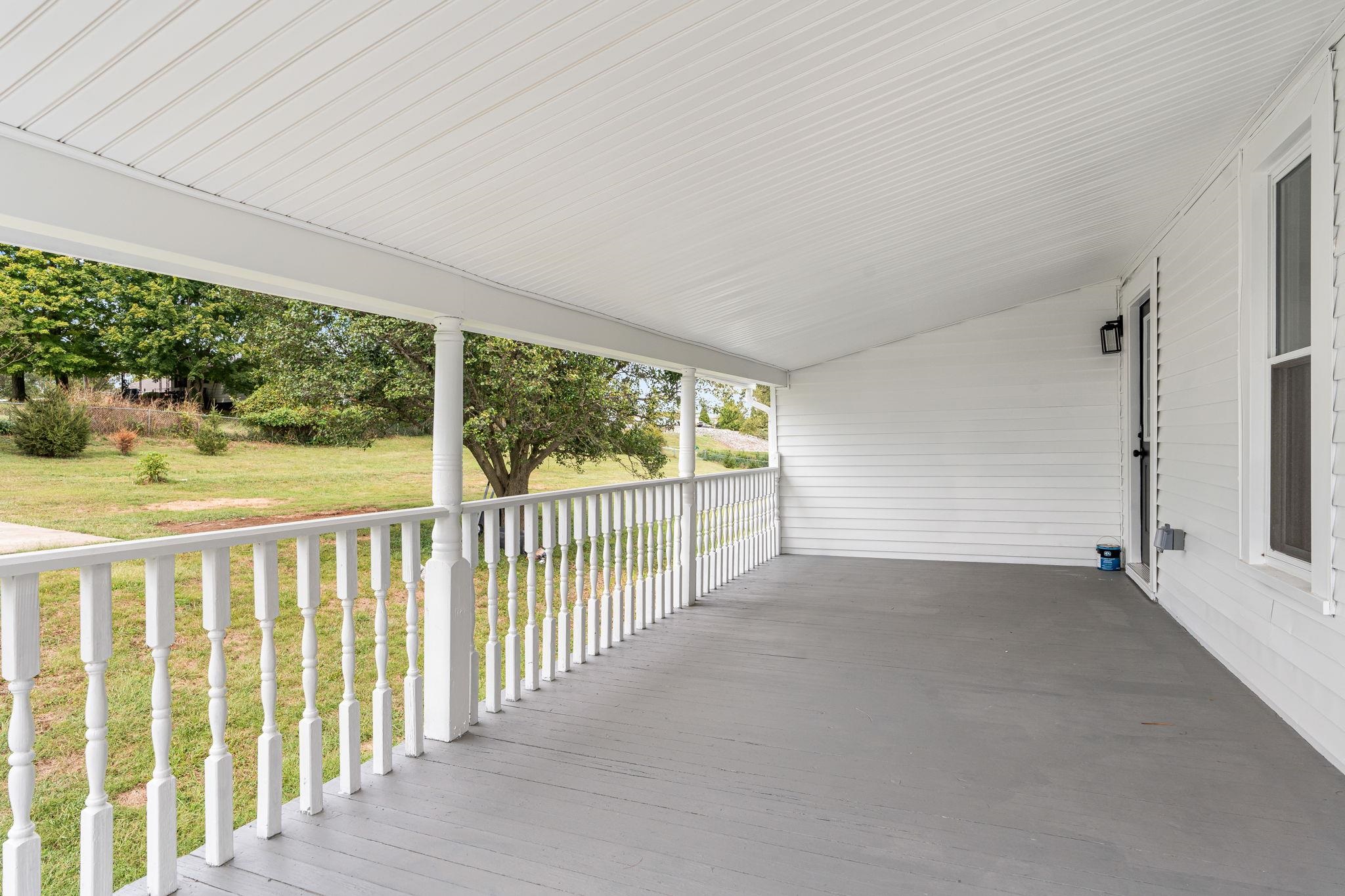 456 Main St, Brandenburg, Kentucky 40108, 6 Bedrooms Bedrooms, ,5 BathroomsBathrooms,Single Family Residence,For Sale,Main St,90774