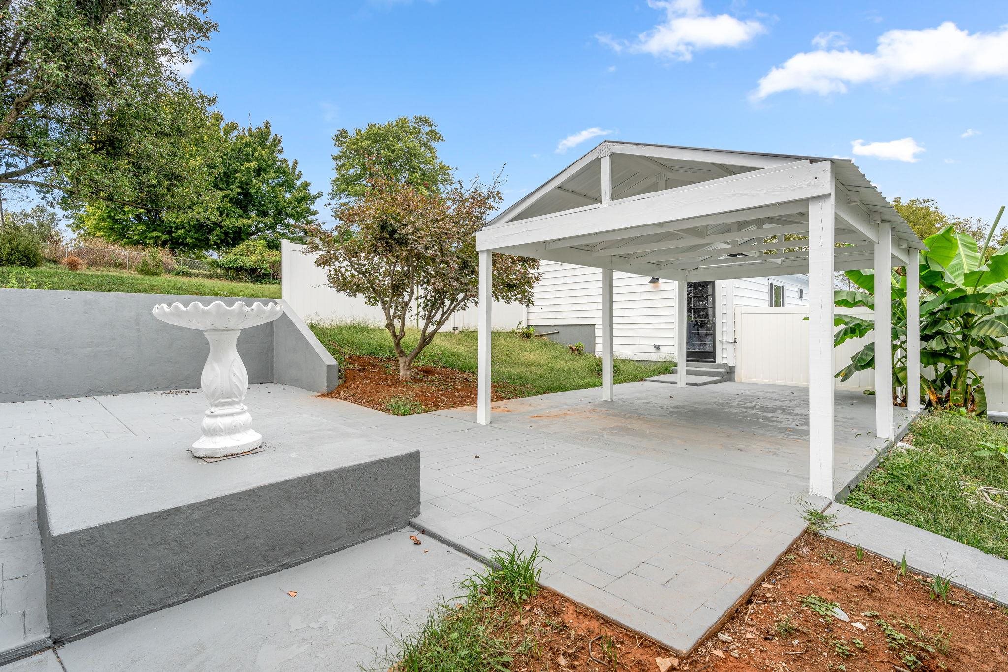 456 Main St, Brandenburg, Kentucky 40108, 6 Bedrooms Bedrooms, ,5 BathroomsBathrooms,Single Family Residence,For Sale,Main St,90774