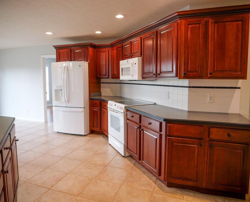 4540 Saybrook Drive, Evansville, Indiana 47711, 4 Bedrooms Bedrooms, ,3 BathroomsBathrooms,Single Family Residence,For Sale,Saybrook Drive,90782