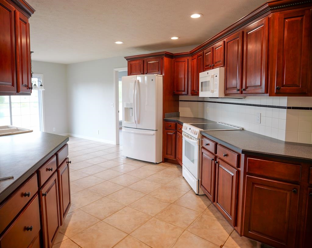 4540 Saybrook Drive, Evansville, Indiana 47711, 4 Bedrooms Bedrooms, ,3 BathroomsBathrooms,Single Family Residence,For Sale,Saybrook Drive,90782