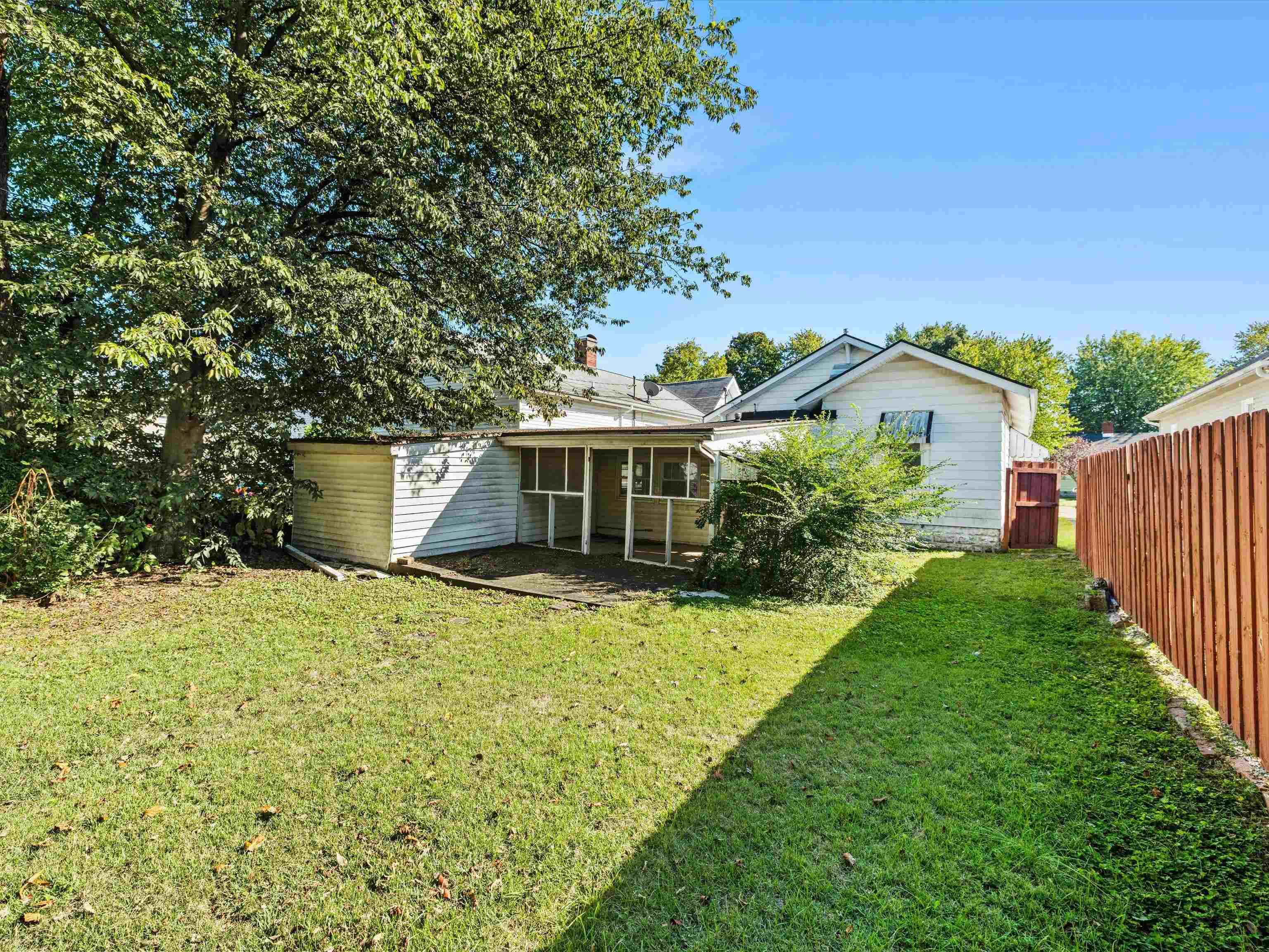 433 21st, Owensboro, Kentucky 42303-7734, 2 Bedrooms Bedrooms, ,1 BathroomBathrooms,Single Family Residence,For Sale,21st,90791