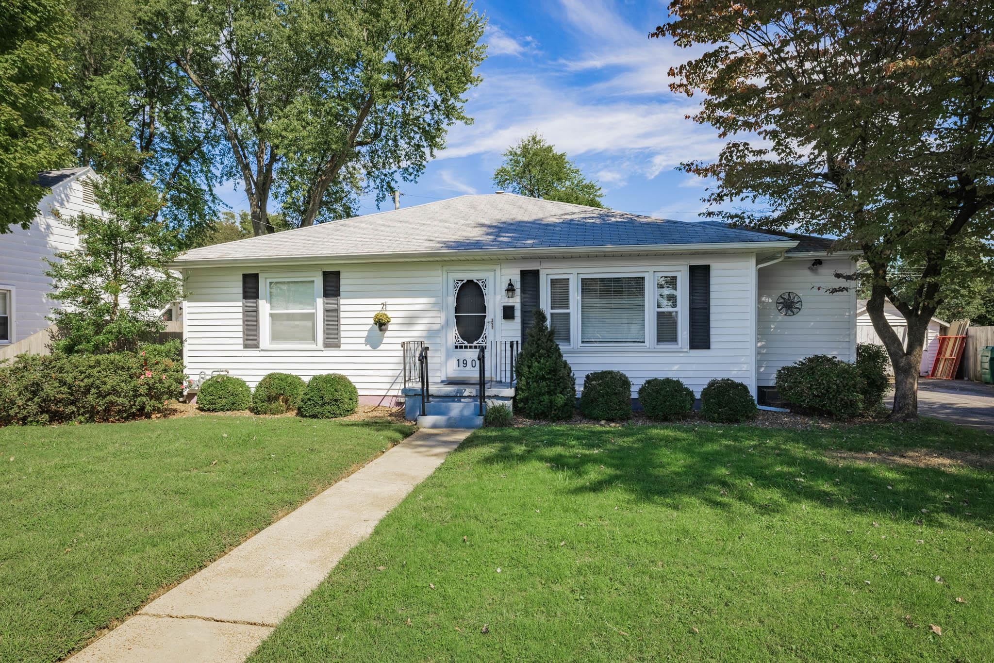 1901 Cherokee Dr, Owensboro, Kentucky 42301-4406, 2 Bedrooms Bedrooms, ,1 BathroomBathrooms,Single Family Residence,For Sale,Cherokee Dr,90792