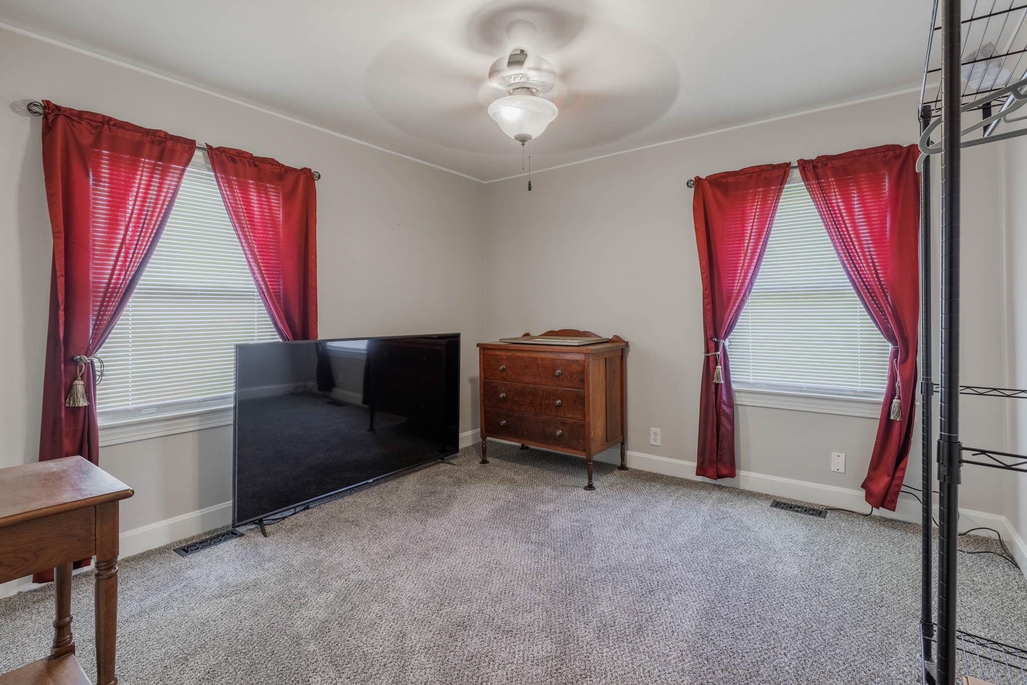 1901 Cherokee Dr, Owensboro, Kentucky 42301-4406, 2 Bedrooms Bedrooms, ,1 BathroomBathrooms,Single Family Residence,For Sale,Cherokee Dr,90792