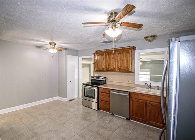 316 Coast Guard Lane, Owensboro, Kentucky 42303, 3 Bedrooms Bedrooms, ,2 BathroomsBathrooms,Single Family Residence,For Sale,Coast Guard Lane,90793
