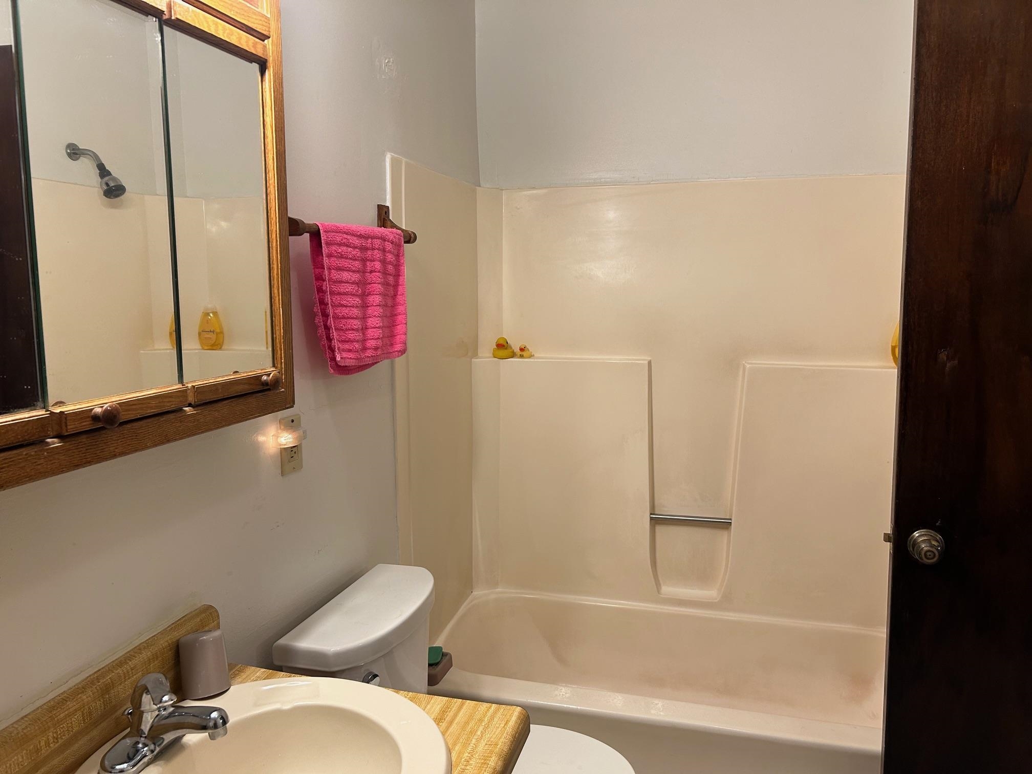 8555 Hwy 81, Owensboro, Kentucky 42301, 2 Bedrooms Bedrooms, ,1 BathroomBathrooms,Single Family Residence,For Sale,Hwy 81,90795