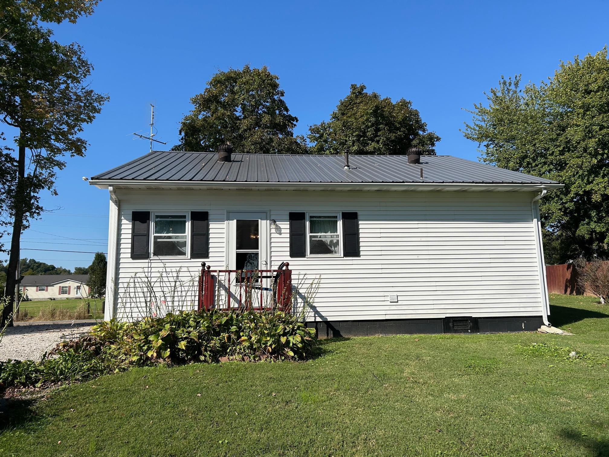 8555 Hwy 81, Owensboro, Kentucky 42301, 2 Bedrooms Bedrooms, ,1 BathroomBathrooms,Single Family Residence,For Sale,Hwy 81,90795