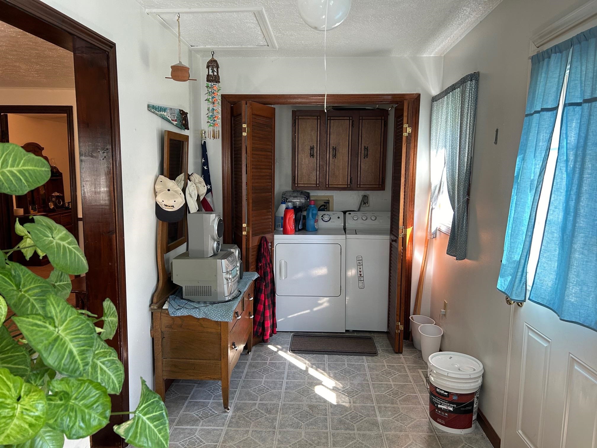 8555 Hwy 81, Owensboro, Kentucky 42301, 2 Bedrooms Bedrooms, ,1 BathroomBathrooms,Single Family Residence,For Sale,Hwy 81,90795