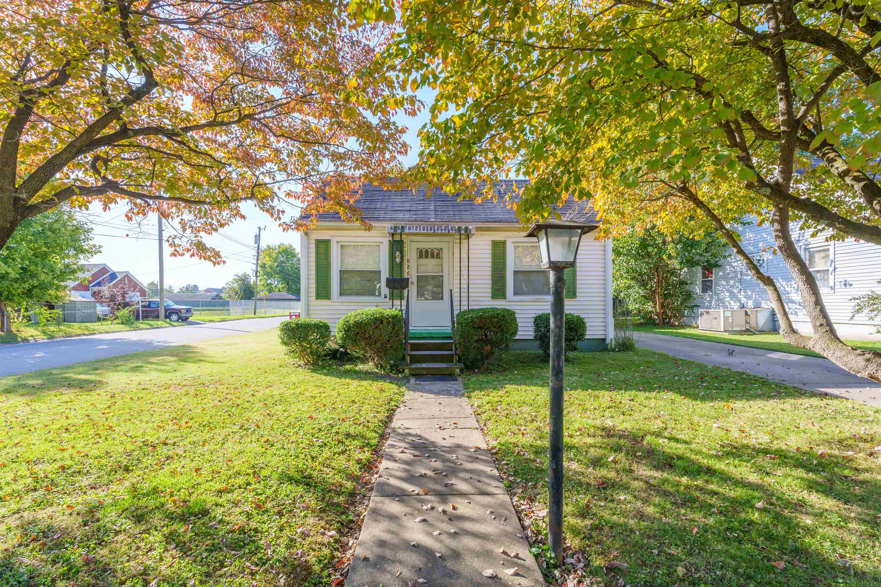 826 21St Street, Owensboro, Kentucky 42303, 2 Bedrooms Bedrooms, ,1 BathroomBathrooms,Single Family Residence,For Sale,21St Street,90796