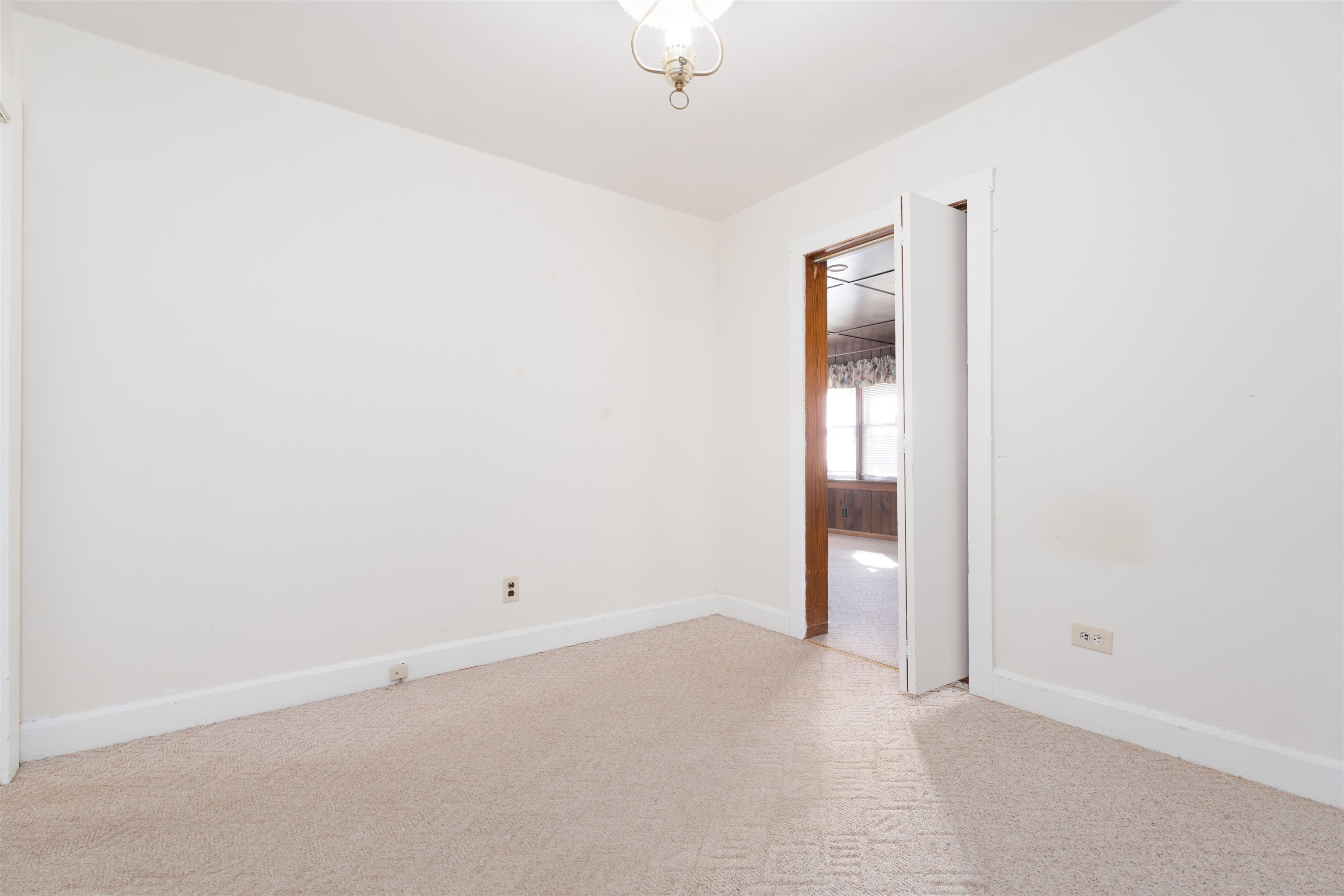 826 21St Street, Owensboro, Kentucky 42303, 2 Bedrooms Bedrooms, ,1 BathroomBathrooms,Single Family Residence,For Sale,21St Street,90796