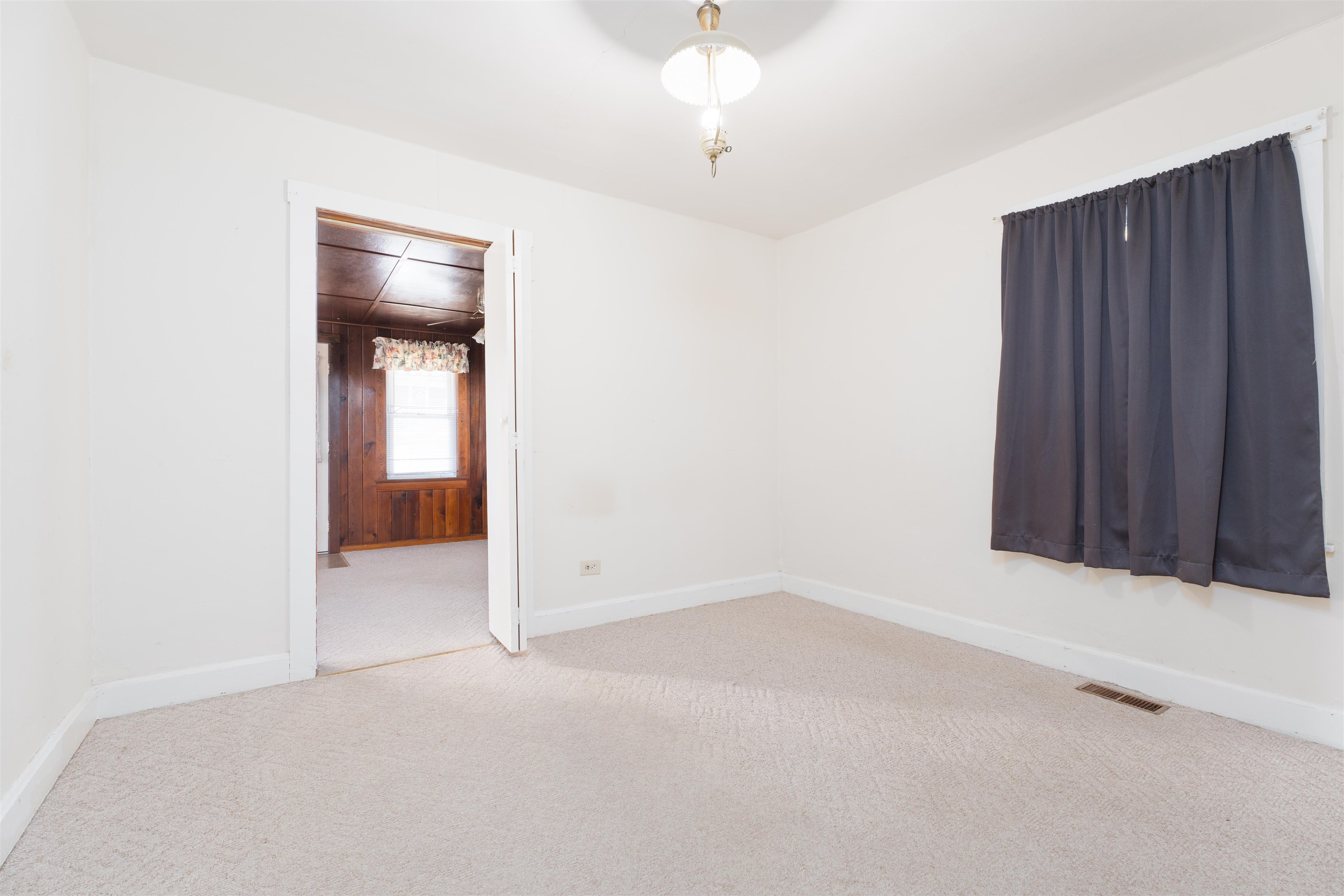 826 21St Street, Owensboro, Kentucky 42303, 2 Bedrooms Bedrooms, ,1 BathroomBathrooms,Single Family Residence,For Sale,21St Street,90796