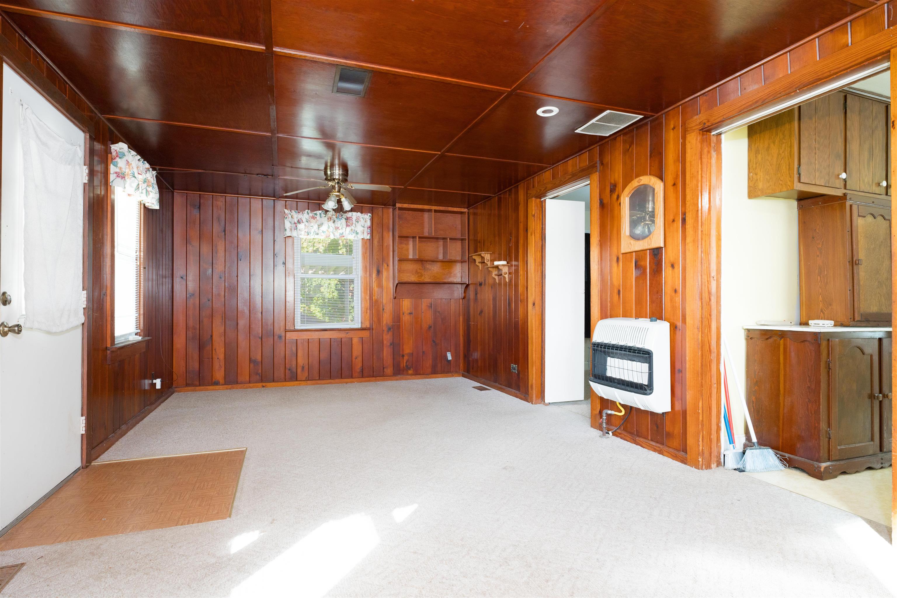 826 21St Street, Owensboro, Kentucky 42303, 2 Bedrooms Bedrooms, ,1 BathroomBathrooms,Single Family Residence,For Sale,21St Street,90796