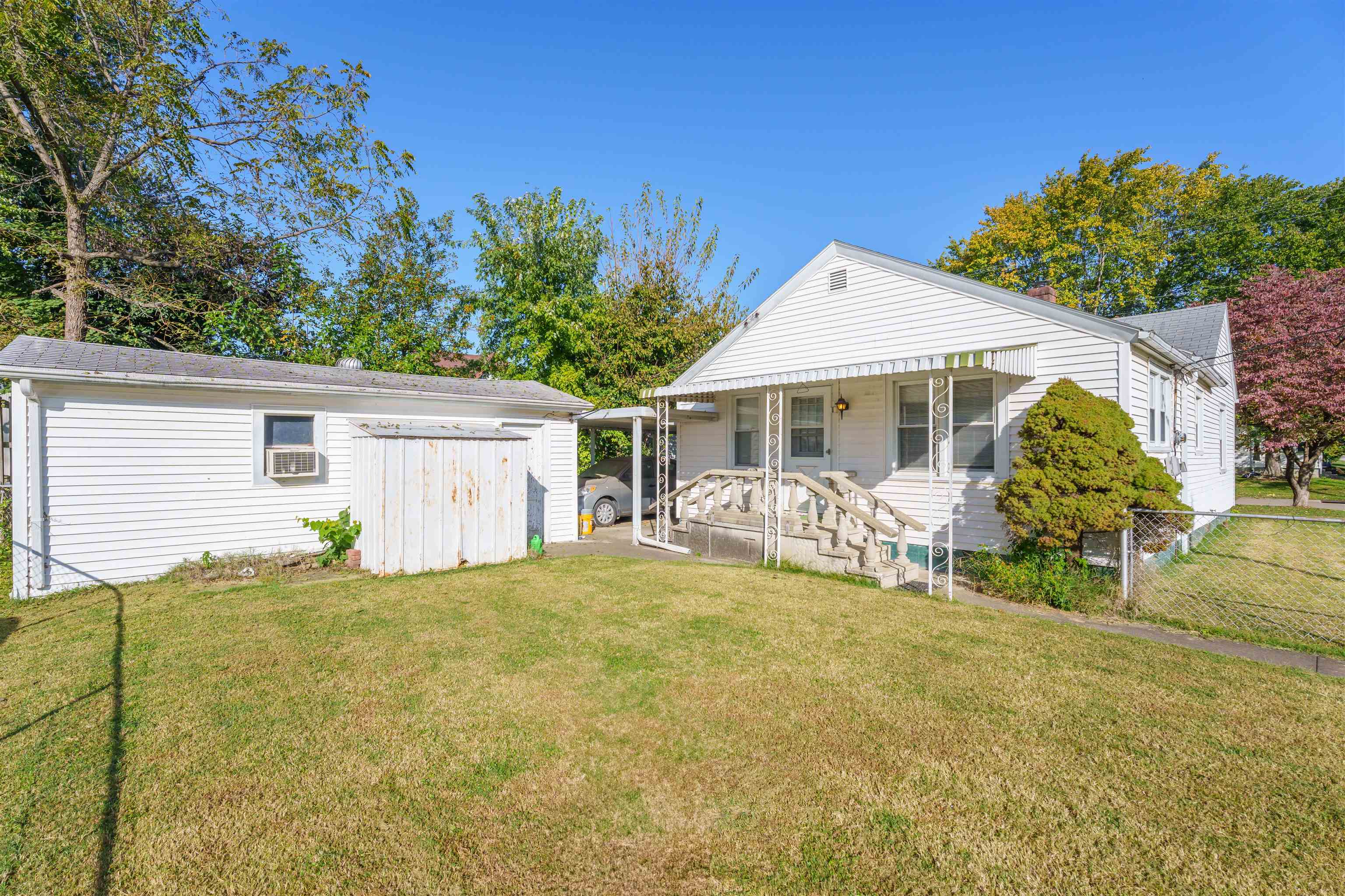 826 21St Street, Owensboro, Kentucky 42303, 2 Bedrooms Bedrooms, ,1 BathroomBathrooms,Single Family Residence,For Sale,21St Street,90796