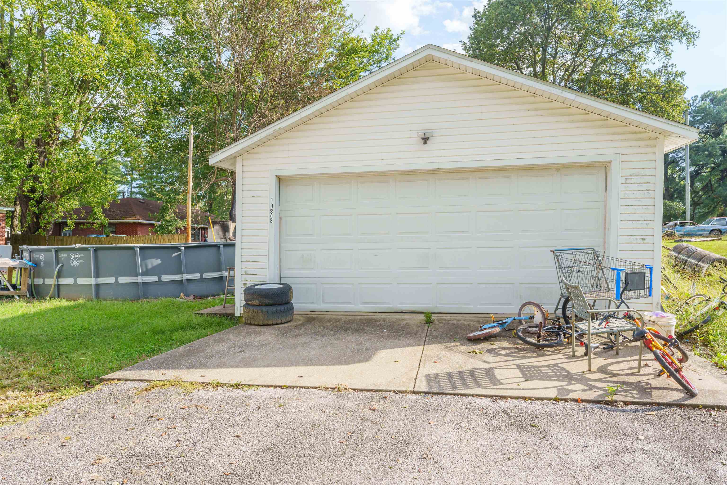10808 Mill St., Utica, Kentucky 42376, 5 Bedrooms Bedrooms, ,2 BathroomsBathrooms,Single Family Residence,For Sale,Mill St.,90797