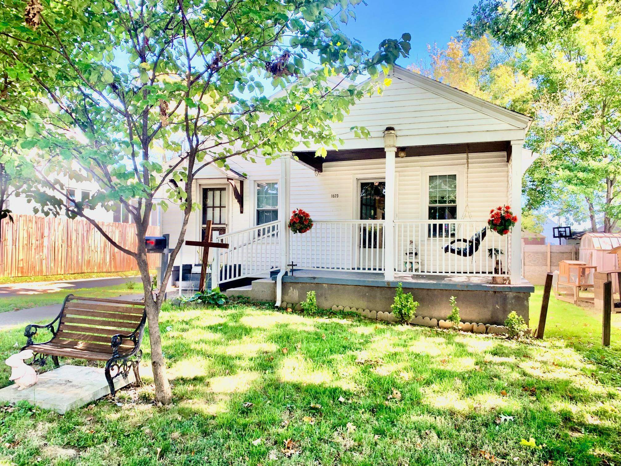 1523 Pearl St, Owensboro, Kentucky 42301, 3 Bedrooms Bedrooms, ,1 BathroomBathrooms,Single Family Residence,For Sale,Pearl St,90806