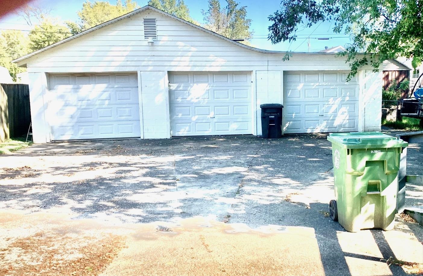 1523 Pearl St, Owensboro, Kentucky 42301, 3 Bedrooms Bedrooms, ,1 BathroomBathrooms,Single Family Residence,For Sale,Pearl St,90806