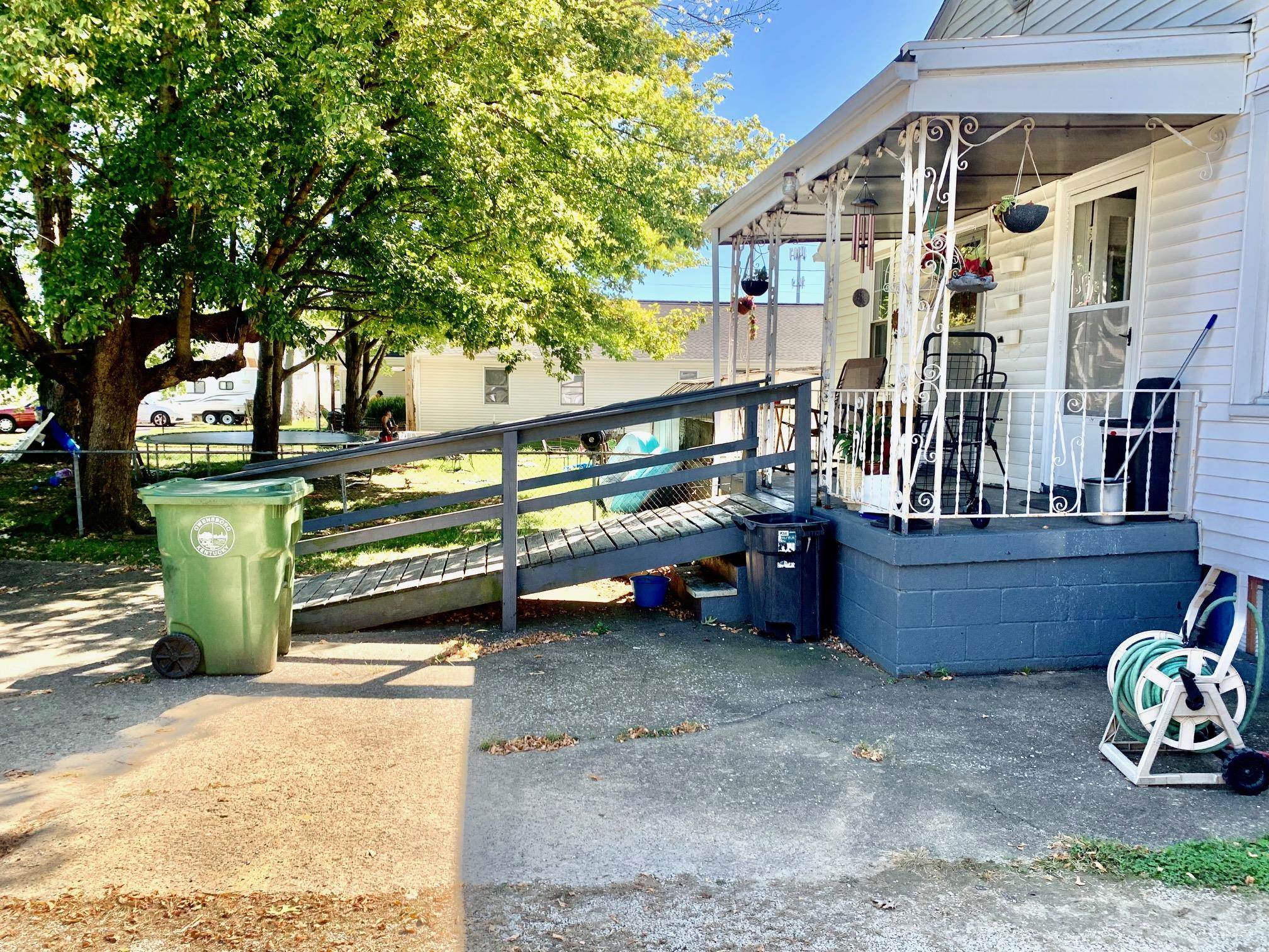 1523 Pearl St, Owensboro, Kentucky 42301, 3 Bedrooms Bedrooms, ,1 BathroomBathrooms,Single Family Residence,For Sale,Pearl St,90806