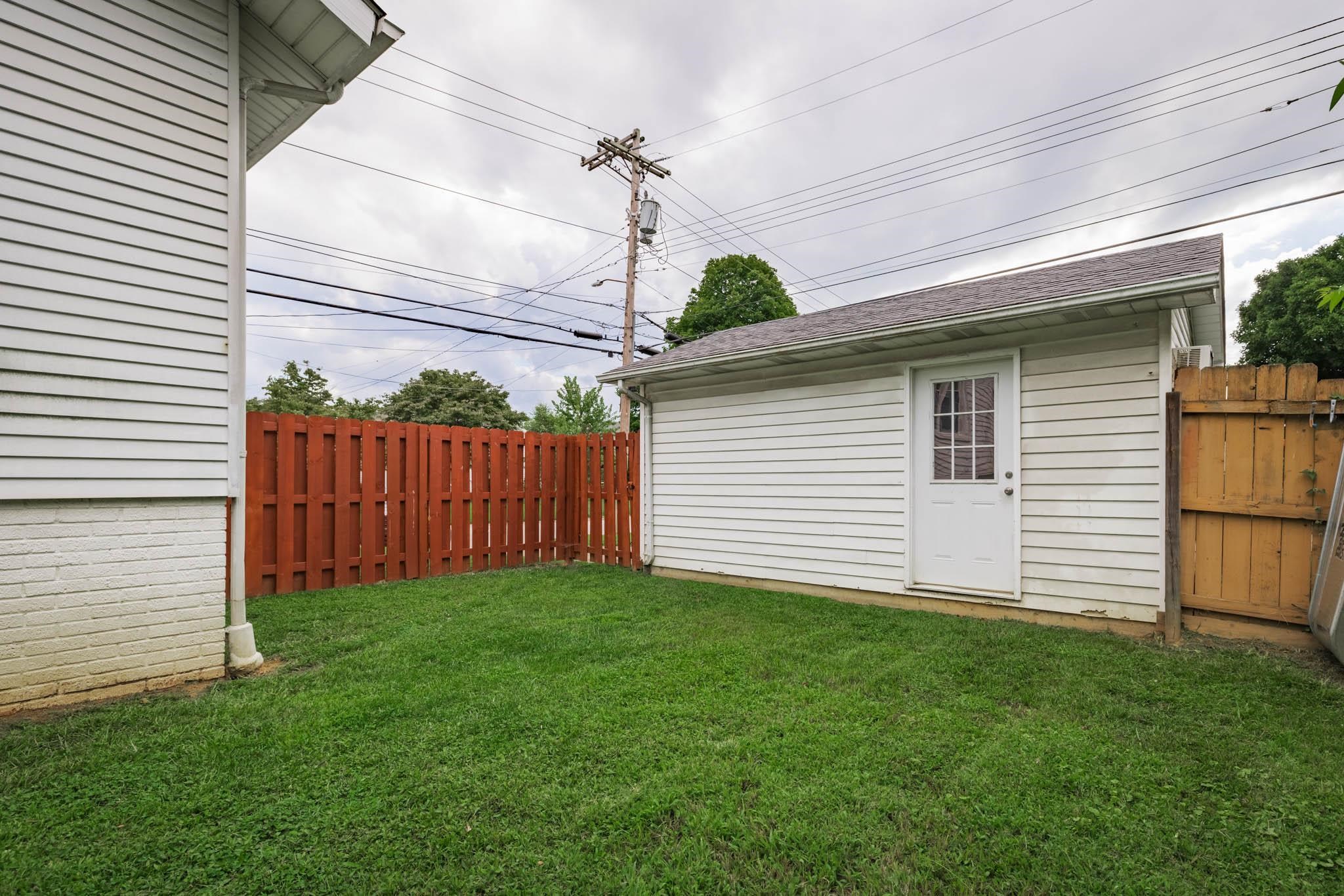 1930 Freeman Avenue, Owensboro, Kentucky 42301, 2 Bedrooms Bedrooms, ,1 BathroomBathrooms,Single Family Residence,For Sale,Freeman Avenue,90807