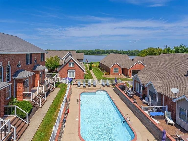 967 First Street, Owensboro, Kentucky 42301, 2 Bedrooms Bedrooms, ,2 BathroomsBathrooms,Condominium,For Sale,First Street,90808