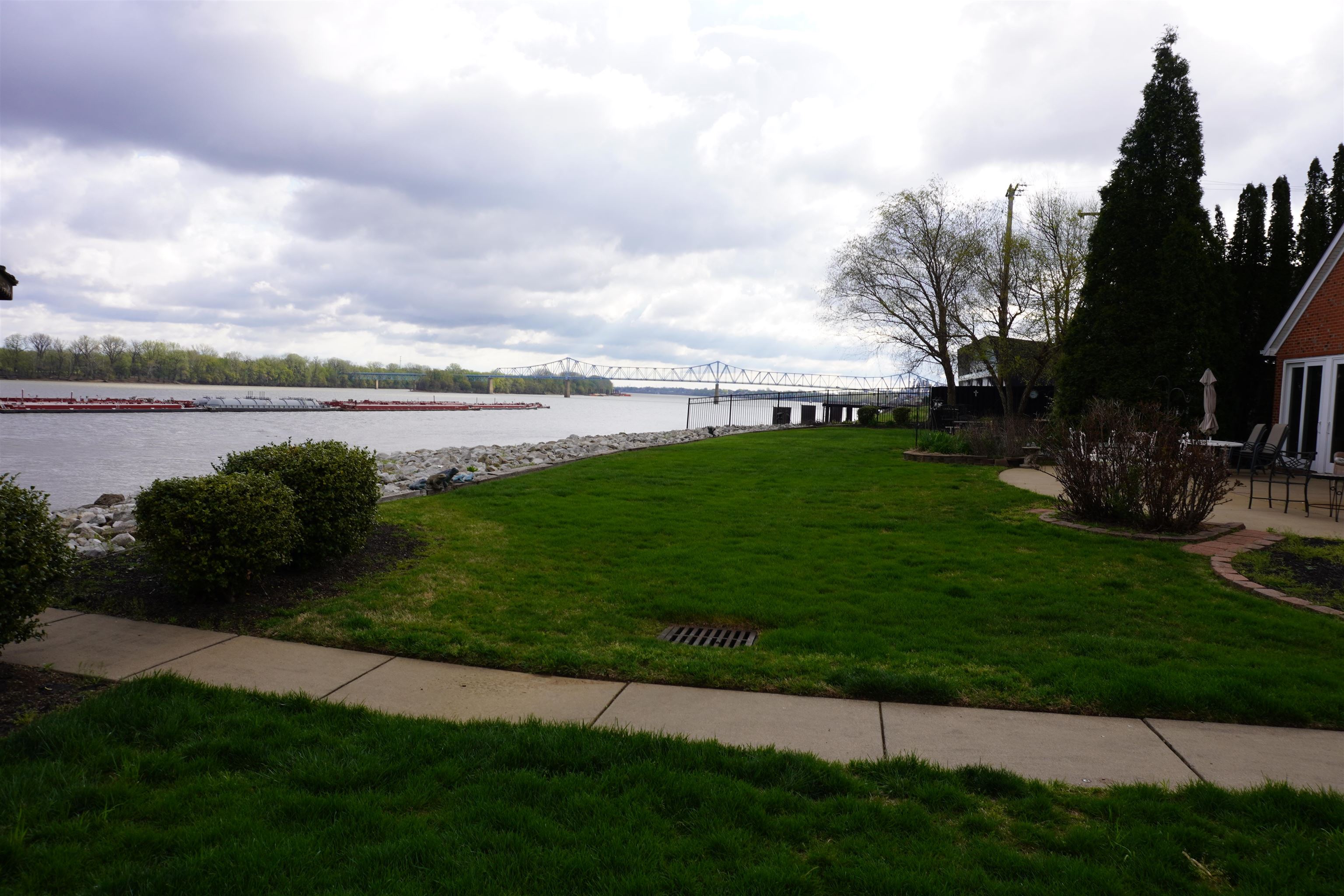 967 First Street, Owensboro, Kentucky 42301, 2 Bedrooms Bedrooms, ,2 BathroomsBathrooms,Condominium,For Sale,First Street,90808