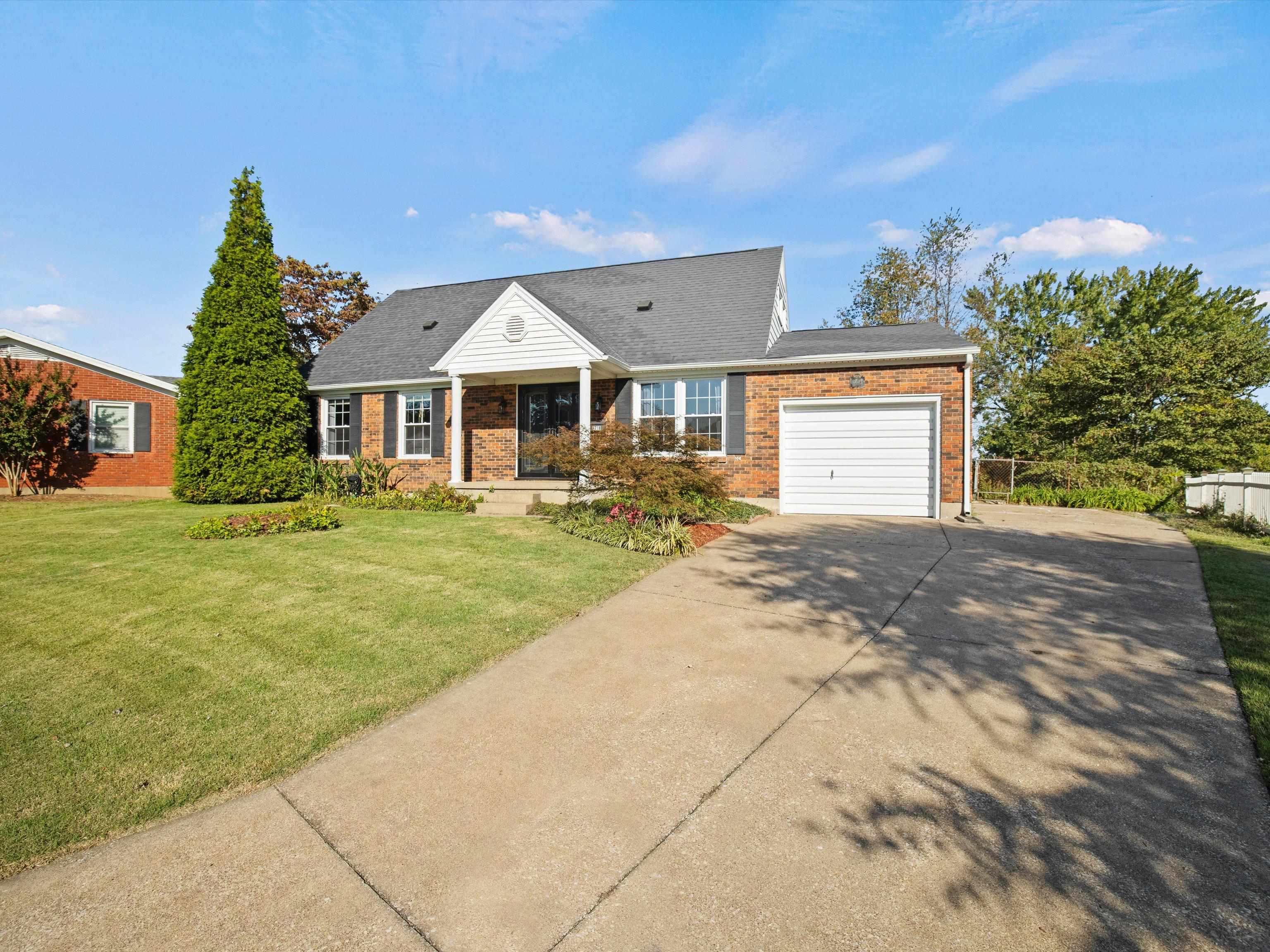 1718 Trinity Drive, Owensboro, Kentucky 42303, 4 Bedrooms Bedrooms, ,2 BathroomsBathrooms,Single Family Residence,For Sale,Trinity Drive,90814