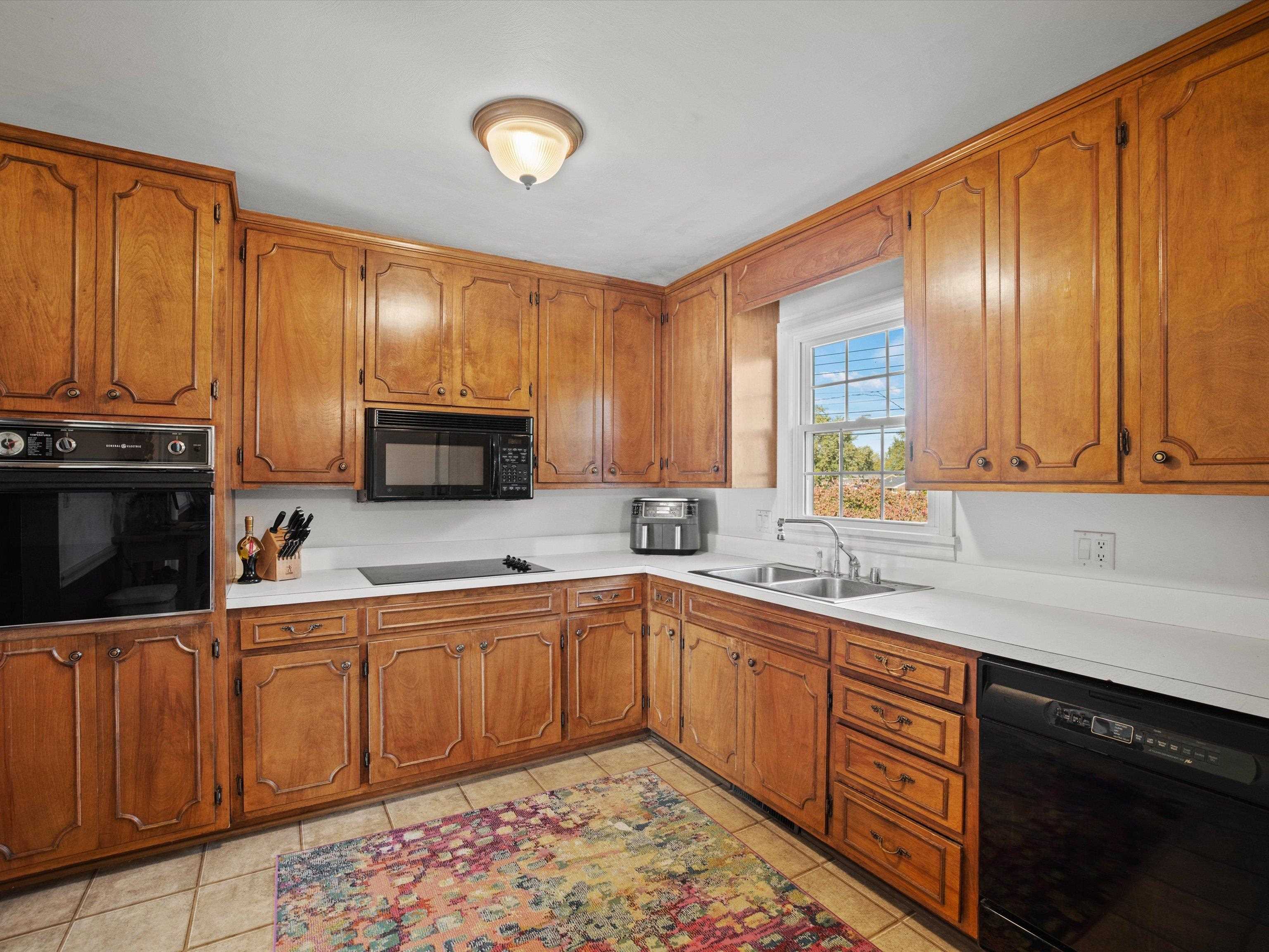 1718 Trinity Drive, Owensboro, Kentucky 42303, 4 Bedrooms Bedrooms, ,2 BathroomsBathrooms,Single Family Residence,For Sale,Trinity Drive,90814