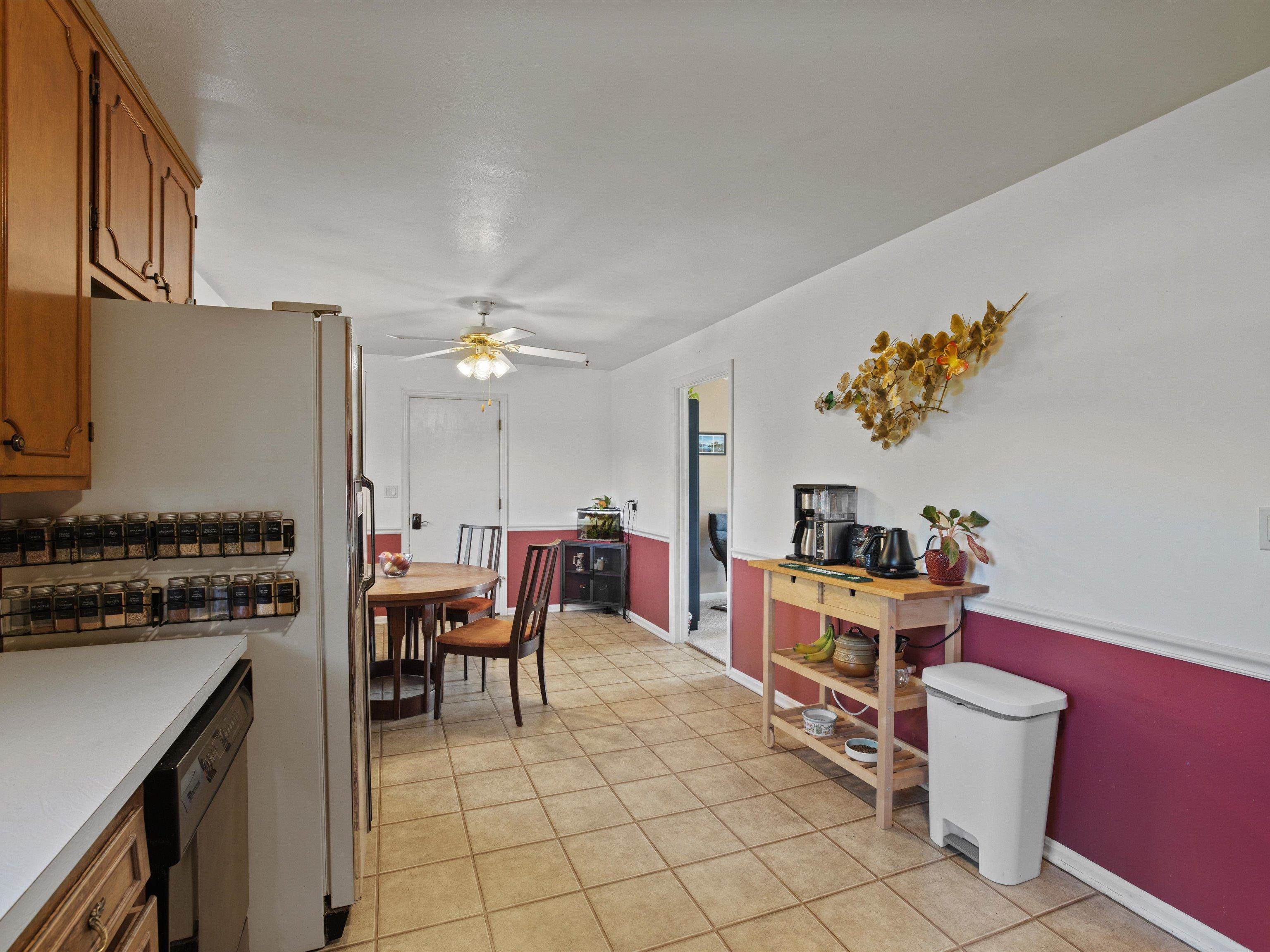 1718 Trinity Drive, Owensboro, Kentucky 42303, 4 Bedrooms Bedrooms, ,2 BathroomsBathrooms,Single Family Residence,For Sale,Trinity Drive,90814