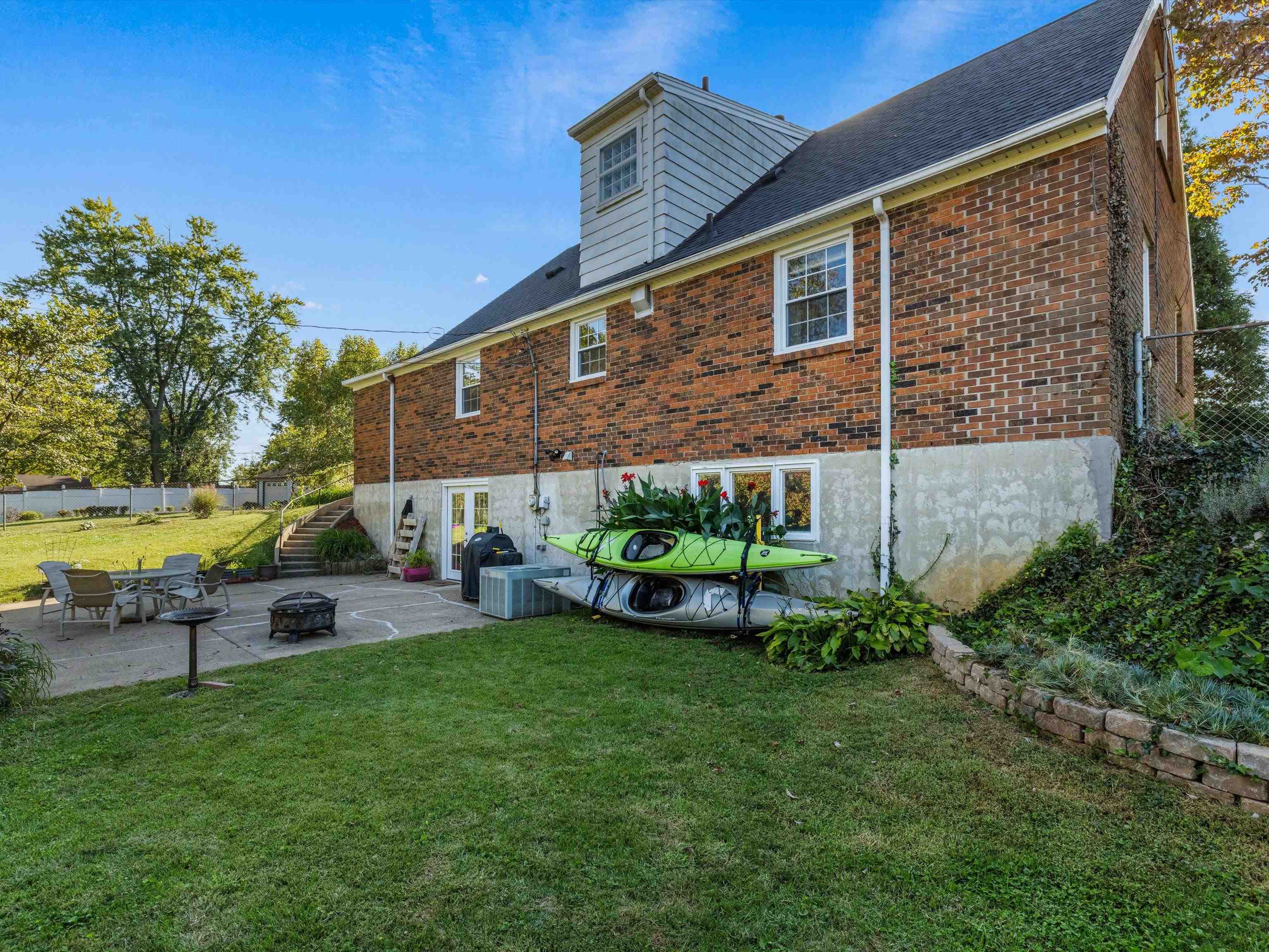 1718 Trinity Drive, Owensboro, Kentucky 42303, 4 Bedrooms Bedrooms, ,2 BathroomsBathrooms,Single Family Residence,For Sale,Trinity Drive,90814