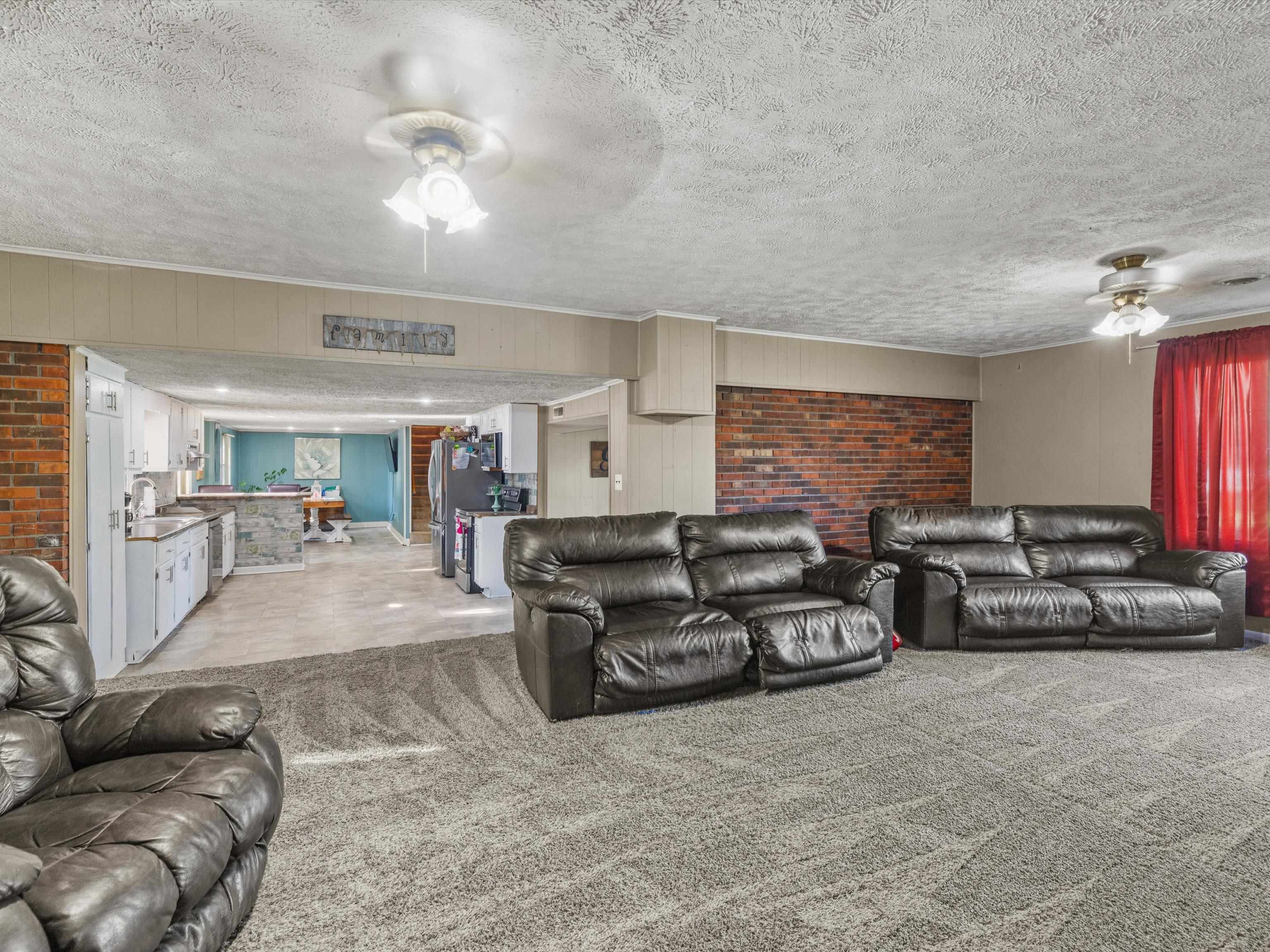 395 Greenville Road, White Plains, Kentucky 42464, 3 Bedrooms Bedrooms, ,2 BathroomsBathrooms,Single Family Residence,For Sale,Greenville Road,90816