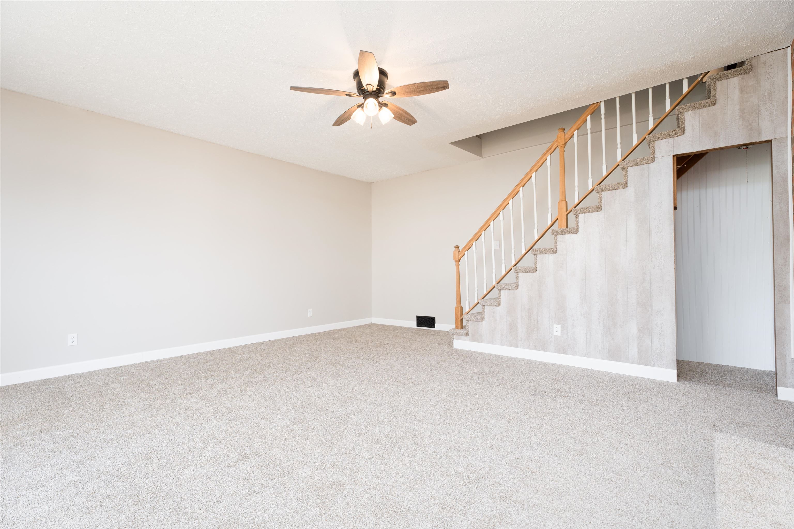 1807 East 19th Street, Owensboro, Kentucky 42303-1211, 3 Bedrooms Bedrooms, ,1 BathroomBathrooms,Single Family Residence,For Sale,East 19th Street,90818