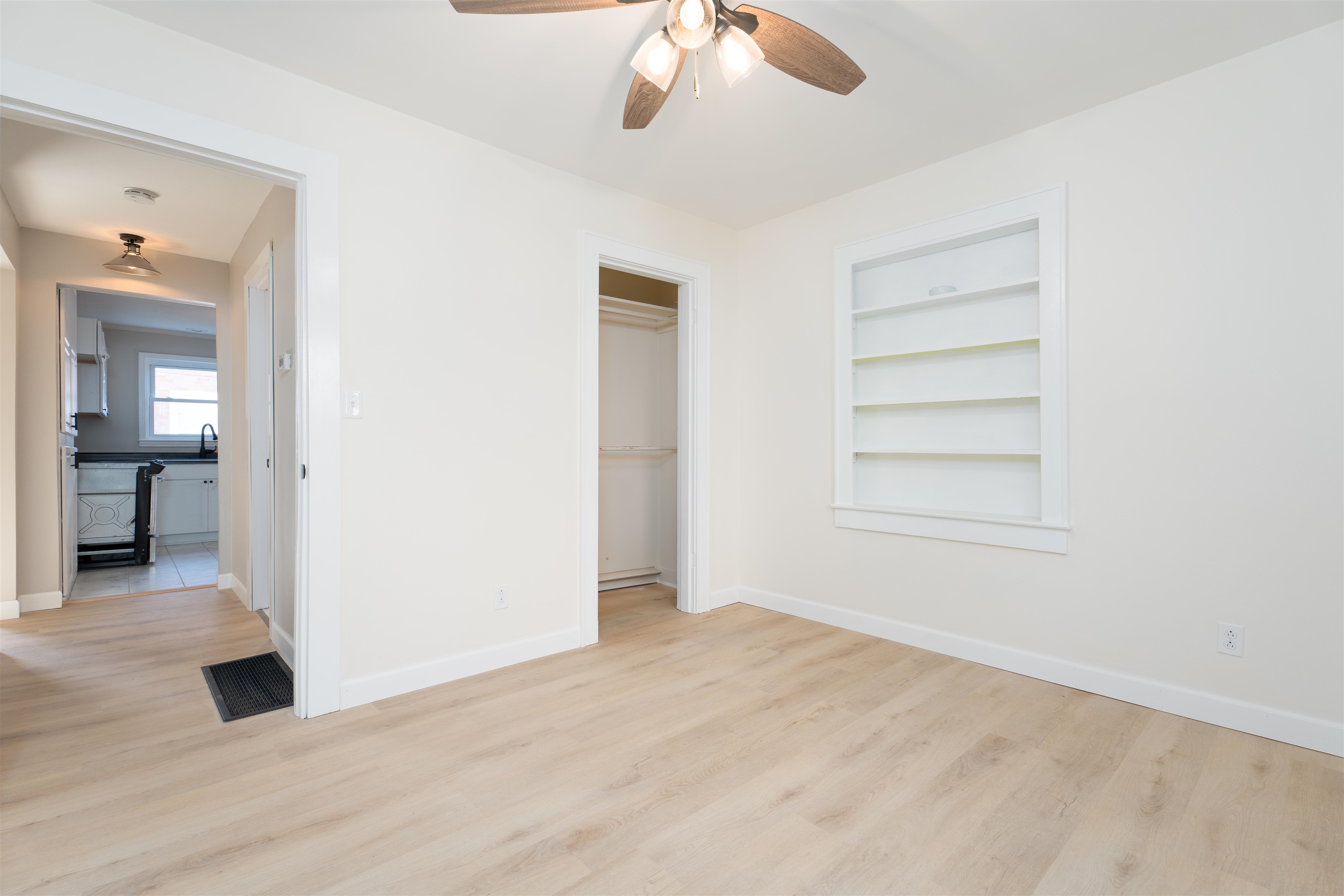 1807 East 19th Street, Owensboro, Kentucky 42303-1211, 3 Bedrooms Bedrooms, ,1 BathroomBathrooms,Single Family Residence,For Sale,East 19th Street,90818