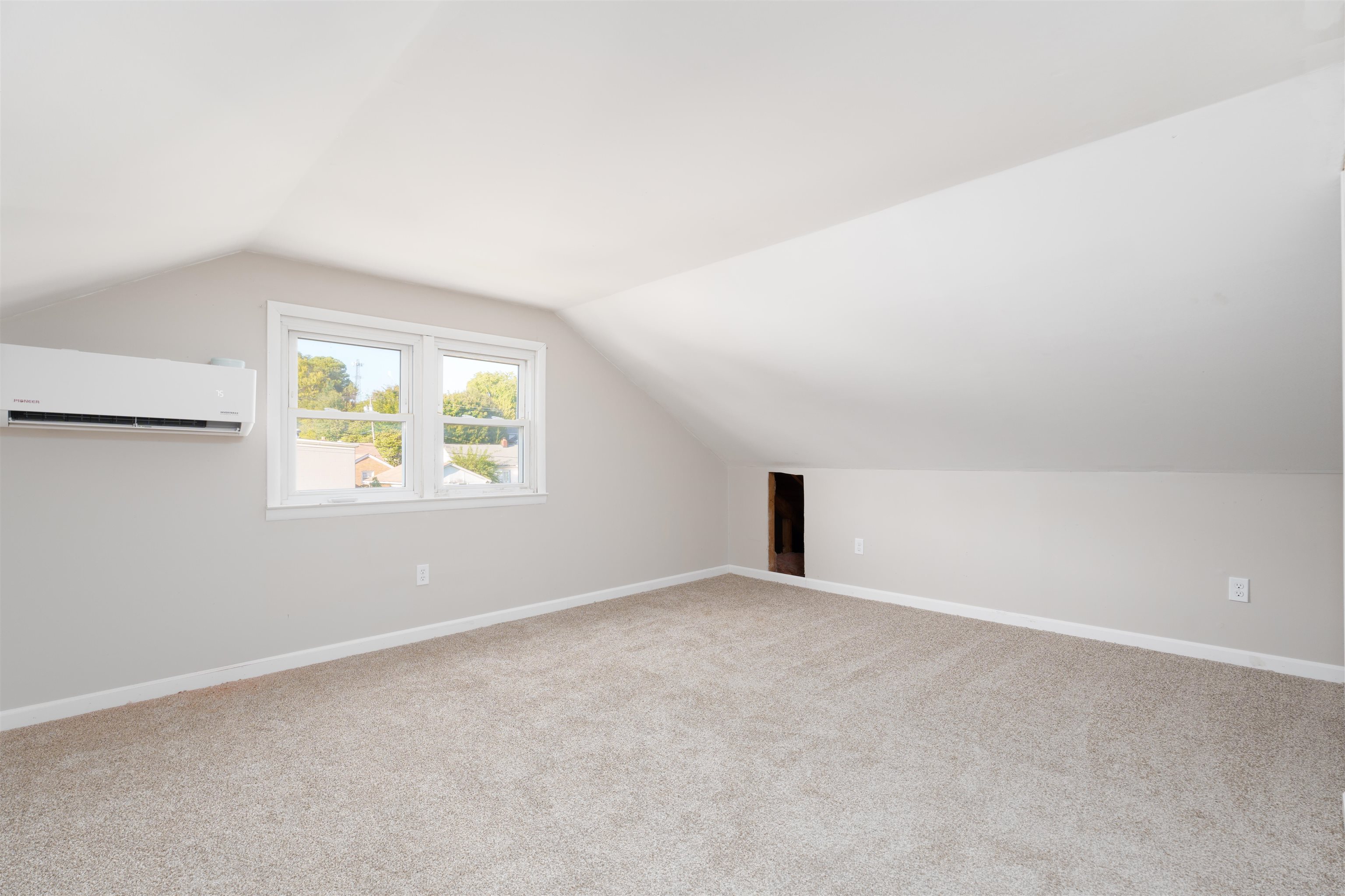 1807 East 19th Street, Owensboro, Kentucky 42303-1211, 3 Bedrooms Bedrooms, ,1 BathroomBathrooms,Single Family Residence,For Sale,East 19th Street,90818