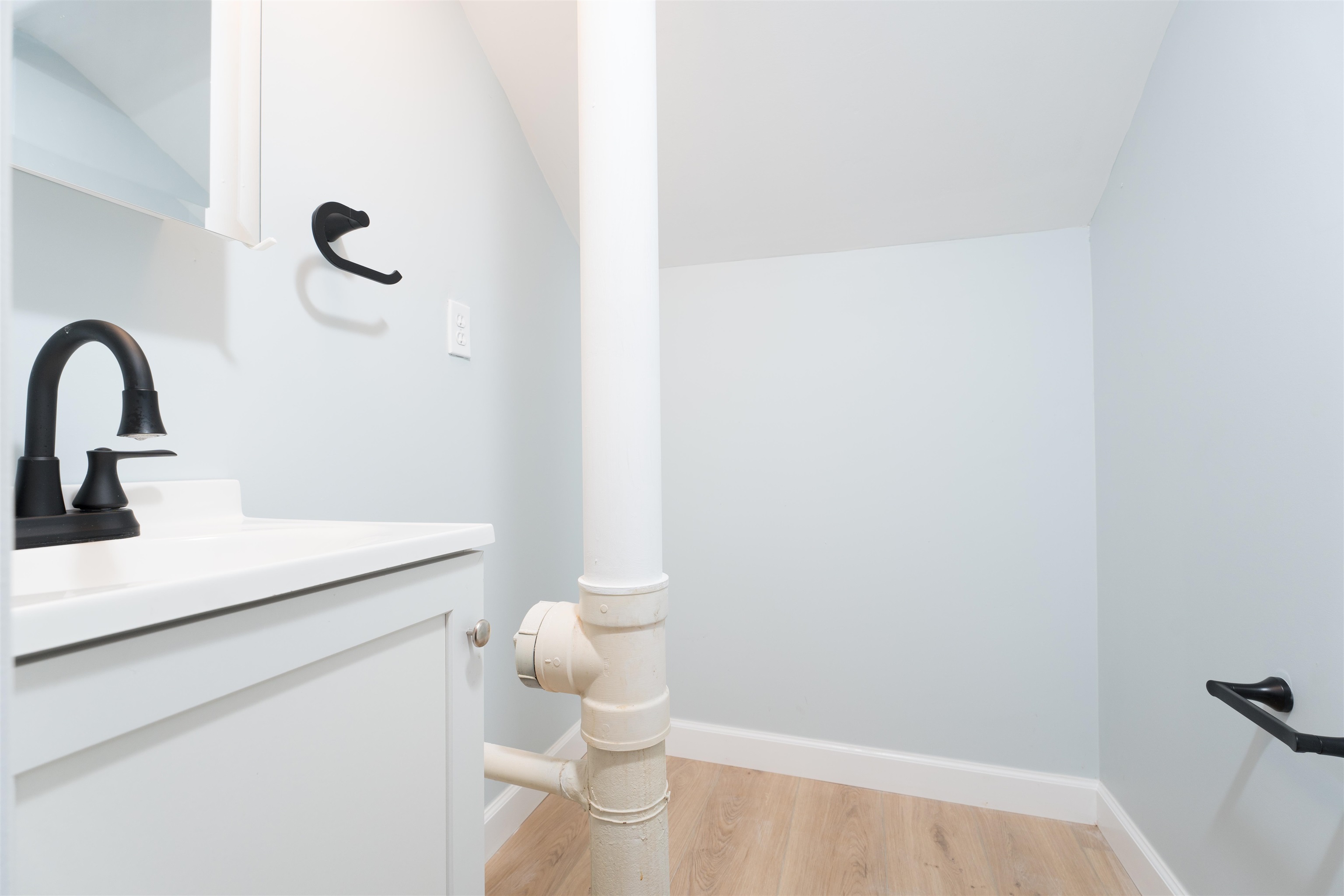 1807 East 19th Street, Owensboro, Kentucky 42303-1211, 3 Bedrooms Bedrooms, ,1 BathroomBathrooms,Single Family Residence,For Sale,East 19th Street,90818