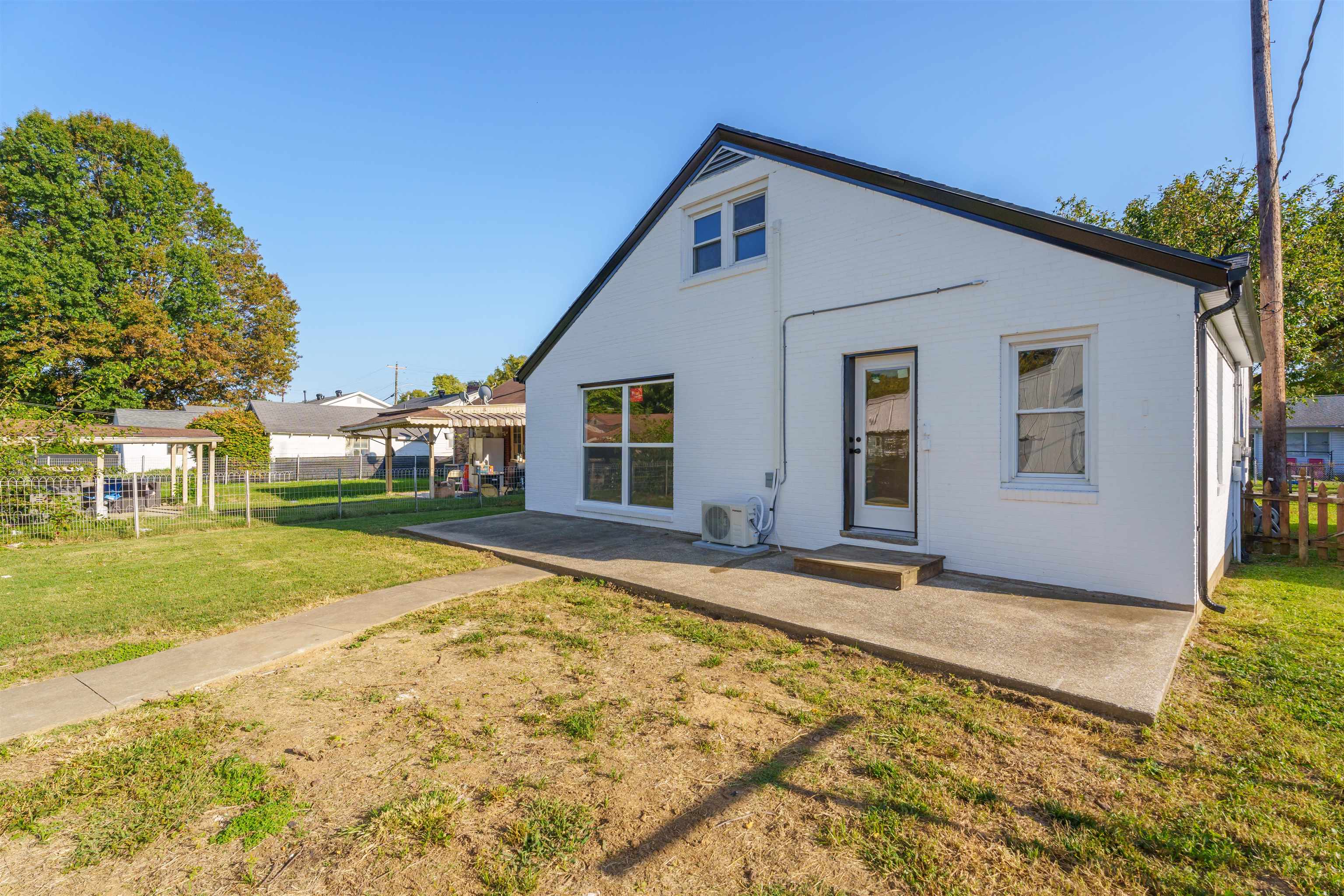 1807 East 19th Street, Owensboro, Kentucky 42303-1211, 3 Bedrooms Bedrooms, ,1 BathroomBathrooms,Single Family Residence,For Sale,East 19th Street,90818