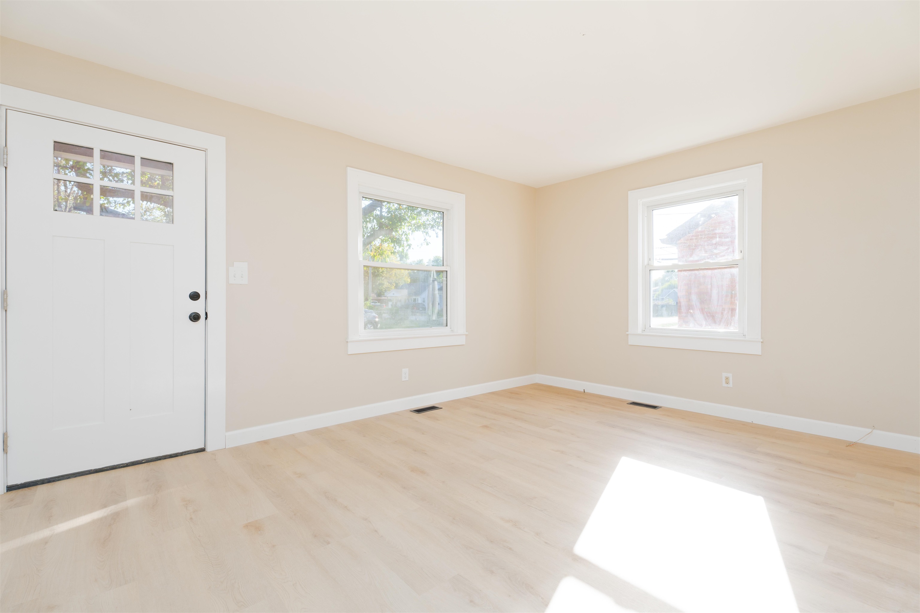 1807 East 19th Street, Owensboro, Kentucky 42303-1211, 3 Bedrooms Bedrooms, ,1 BathroomBathrooms,Single Family Residence,For Sale,East 19th Street,90818