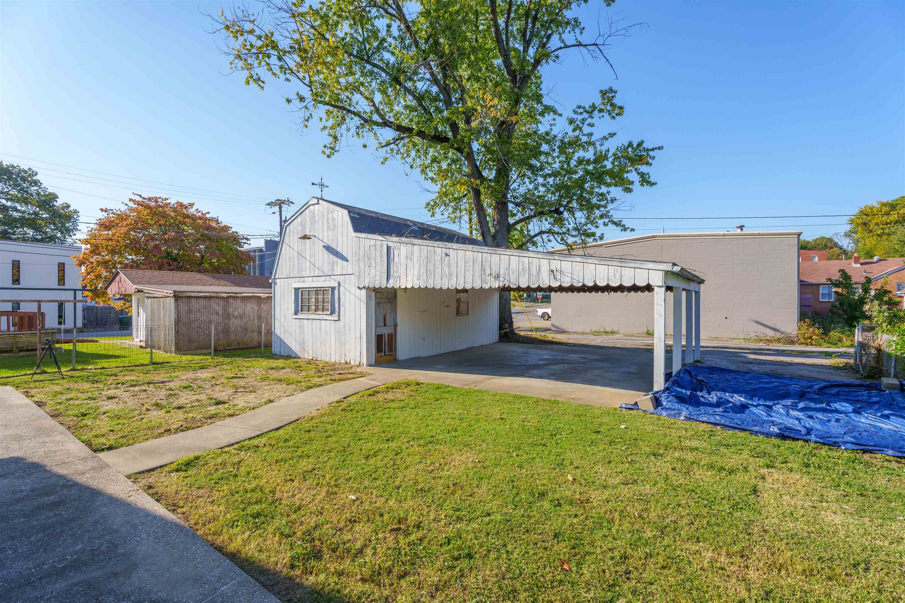 1807 East 19th Street, Owensboro, Kentucky 42303-1211, 3 Bedrooms Bedrooms, ,1 BathroomBathrooms,Single Family Residence,For Sale,East 19th Street,90818