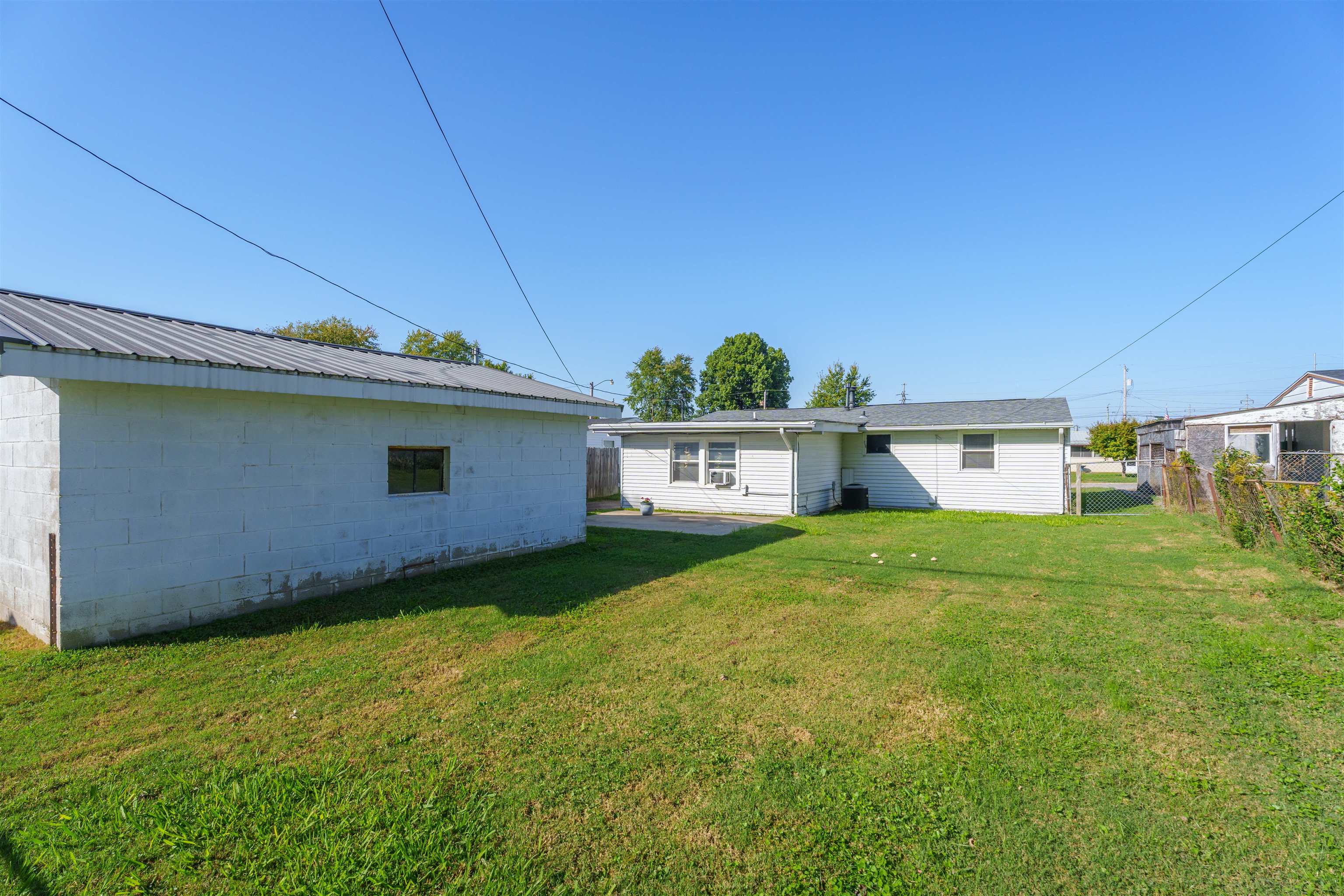2624 West 5th Street, Owensboro, Kentucky 42301, 3 Bedrooms Bedrooms, ,1 BathroomBathrooms,Single Family Residence,For Sale,West 5th Street,90825
