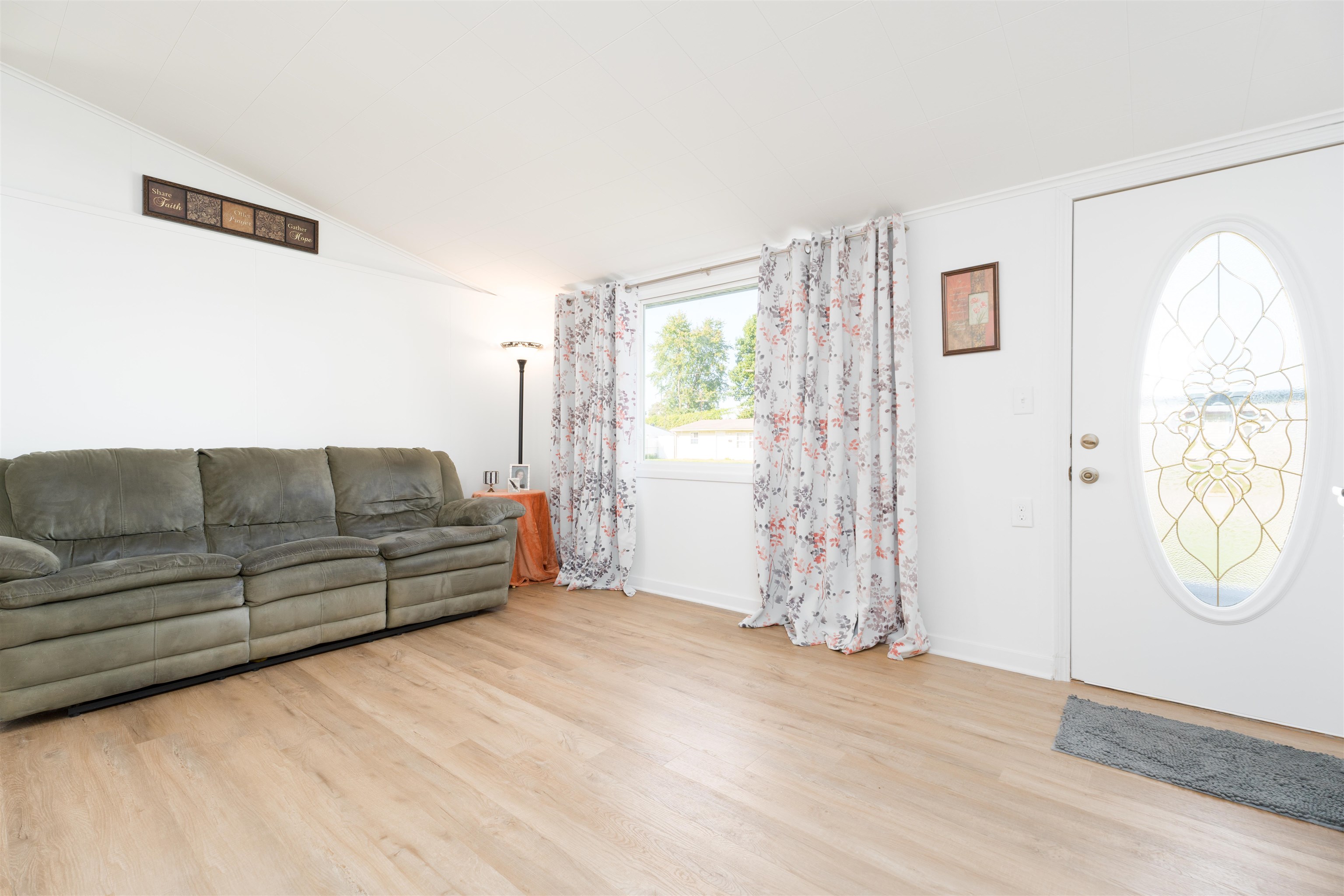 2624 West 5th Street, Owensboro, Kentucky 42301, 3 Bedrooms Bedrooms, ,1 BathroomBathrooms,Single Family Residence,For Sale,West 5th Street,90825