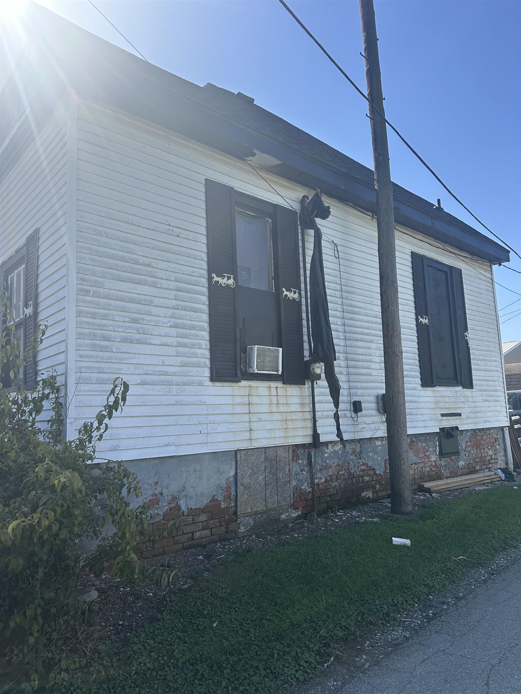 120 Maple St, Owensboro, Kentucky 42301, 2 Bedrooms Bedrooms, ,1 BathroomBathrooms,Single Family Residence,For Sale,Maple St,90826
