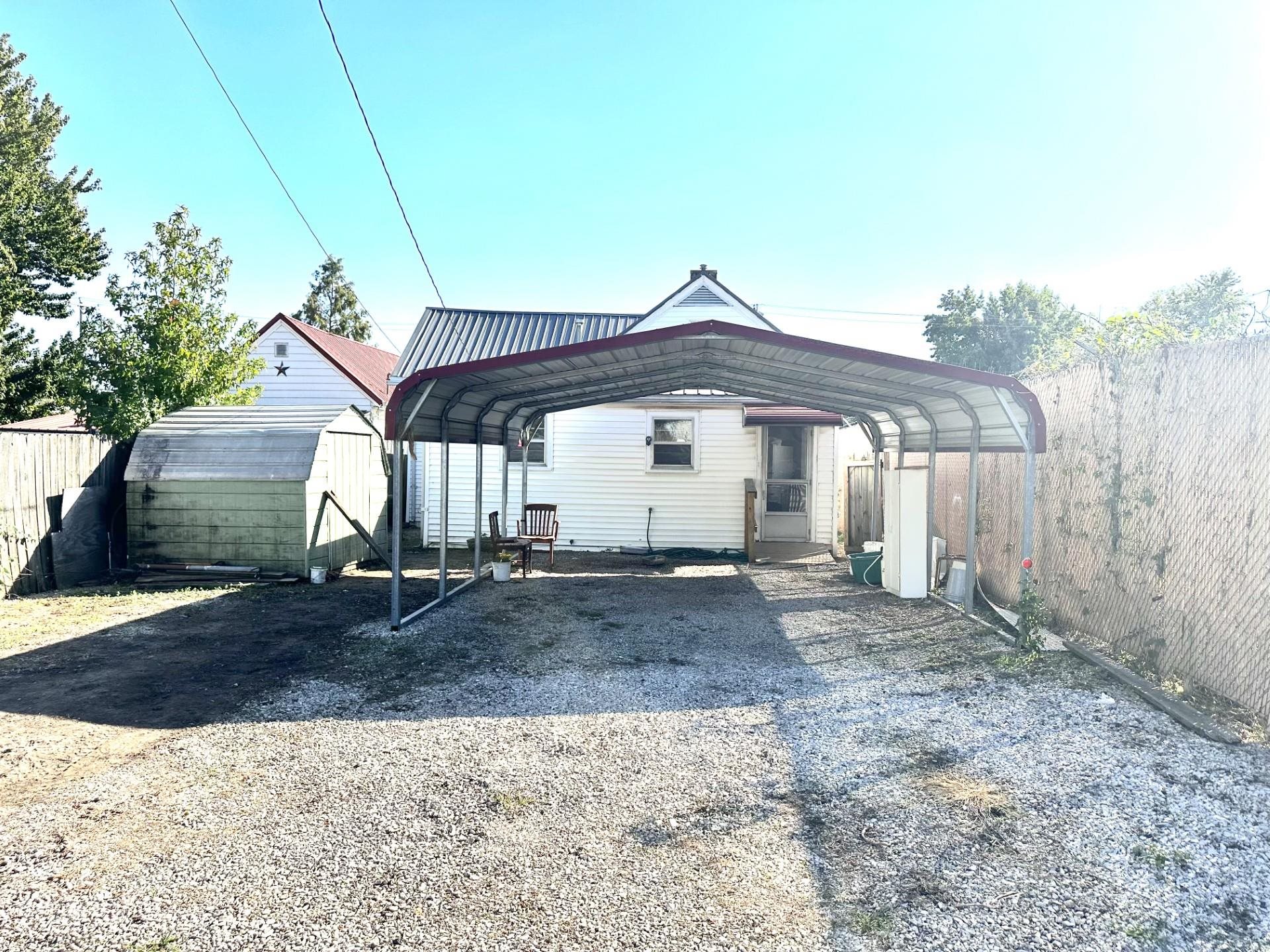 819 w 11th Street, Owensboro, Kentucky 42301, 2 Bedrooms Bedrooms, ,1 BathroomBathrooms,Single Family Residence,For Sale,w 11th Street,90827