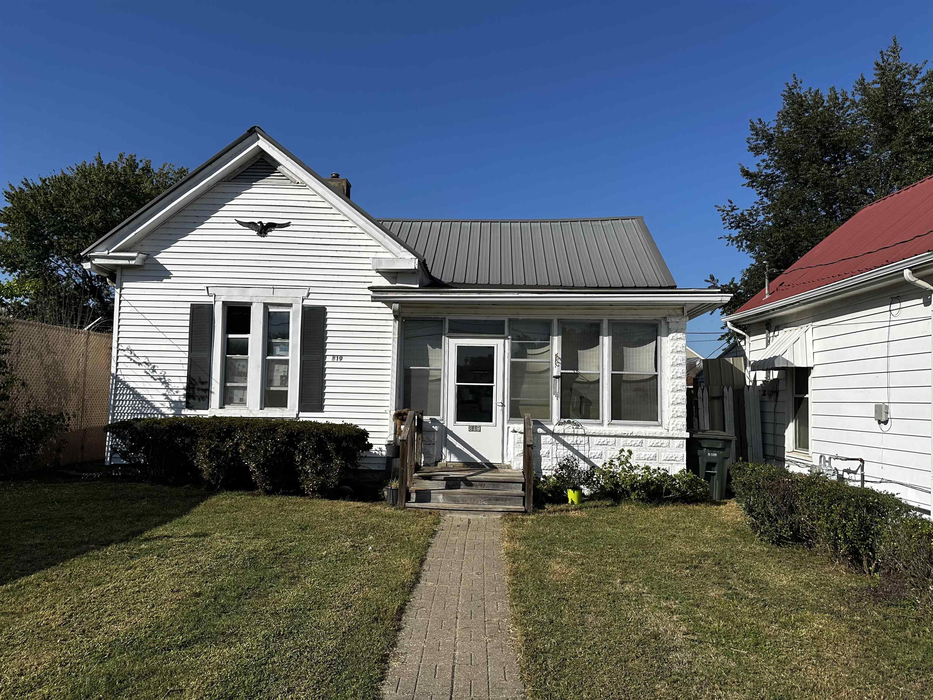 819 w 11th Street, Owensboro, Kentucky 42301, 2 Bedrooms Bedrooms, ,1 BathroomBathrooms,Single Family Residence,For Sale,w 11th Street,90827