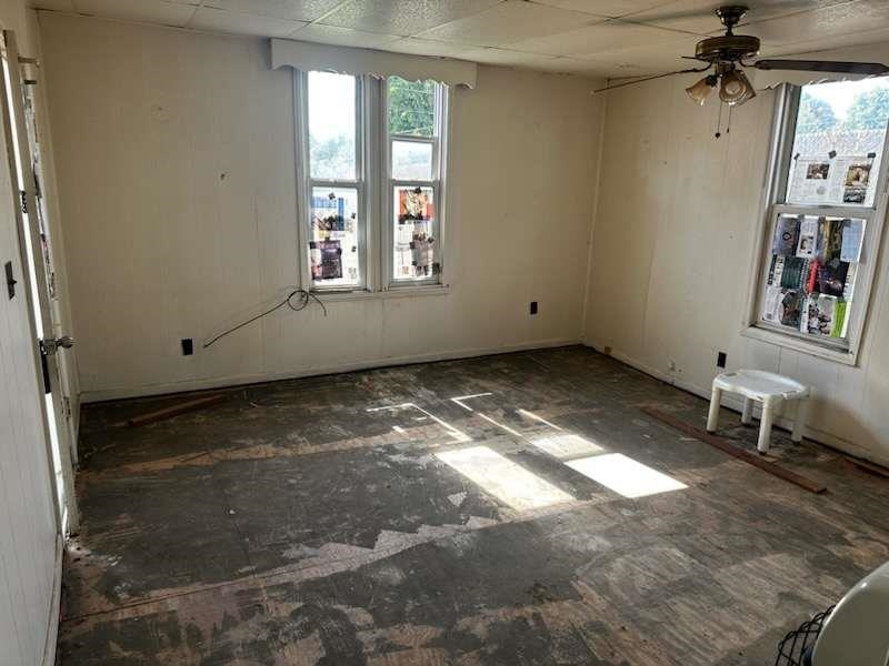 819 w 11th Street, Owensboro, Kentucky 42301, 2 Bedrooms Bedrooms, ,1 BathroomBathrooms,Single Family Residence,For Sale,w 11th Street,90827