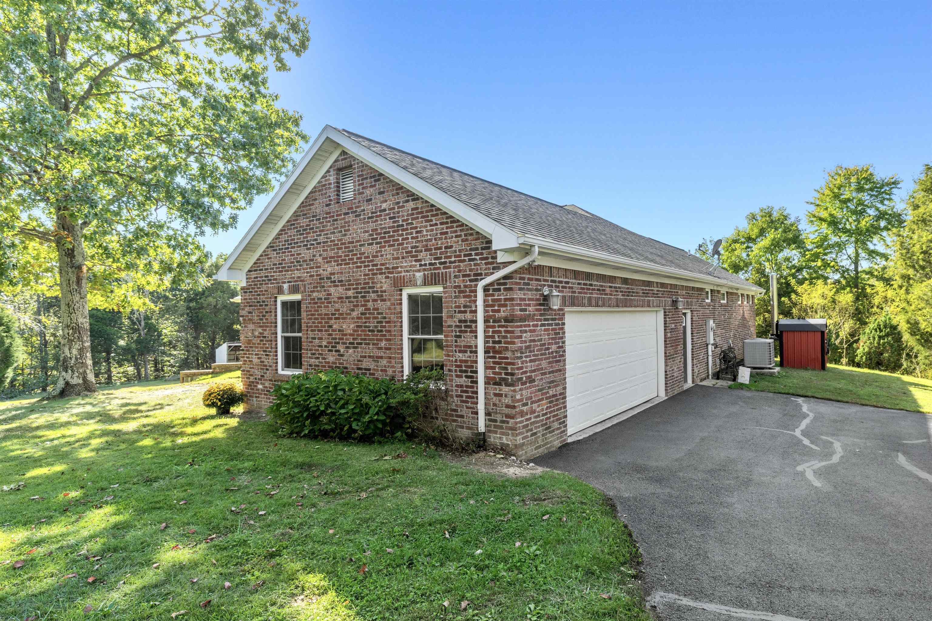 290 Gilbert Morris Rd, Reynolds Station, Kentucky 42368, 5 Bedrooms Bedrooms, ,3 BathroomsBathrooms,Single Family Residence,For Sale,Gilbert Morris Rd,90828